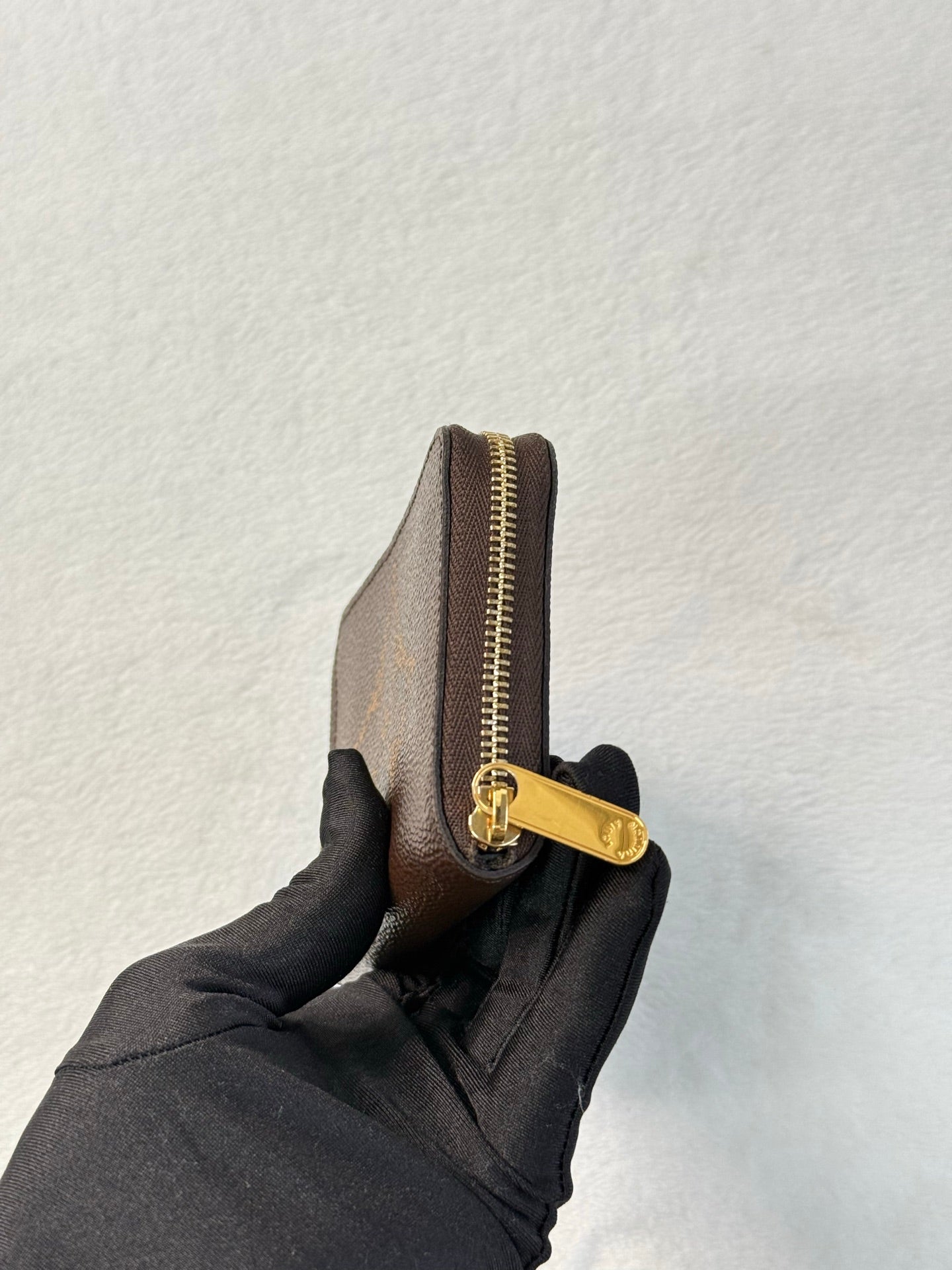 LOUIS VUITTON ZIPPY Coin Purse