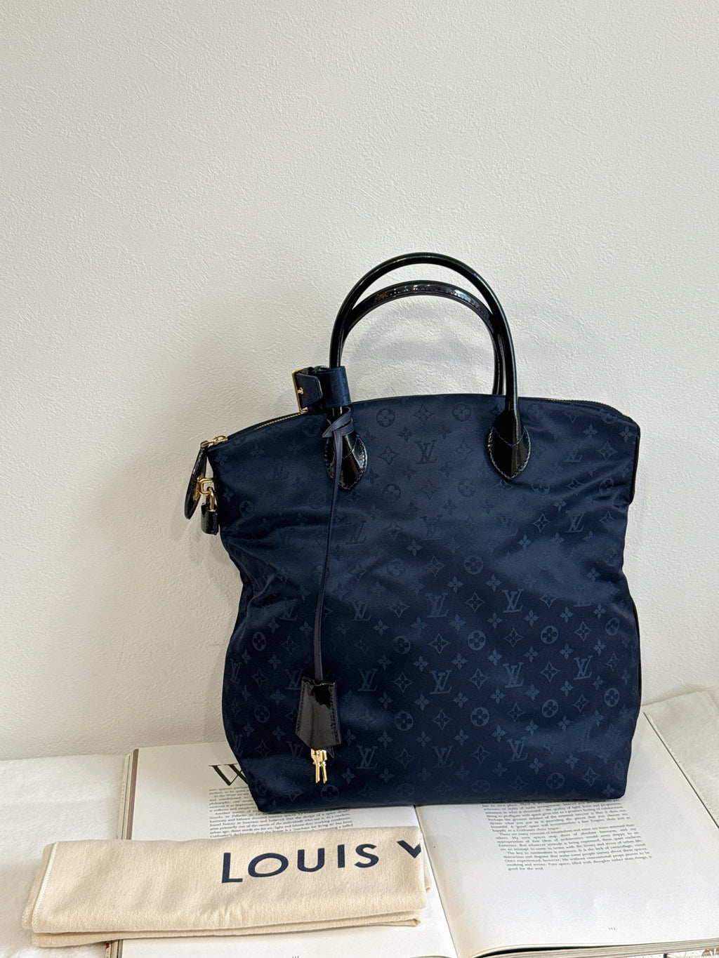 LOUIS VUITTON Blue Monogram Desire Vertical Lock it MM
