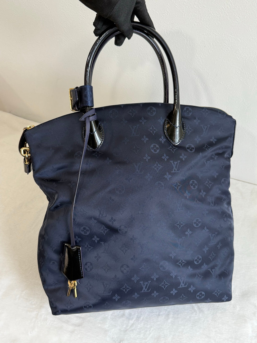 LOUIS VUITTON Blue Monogram Desire Vertical Lock it MM