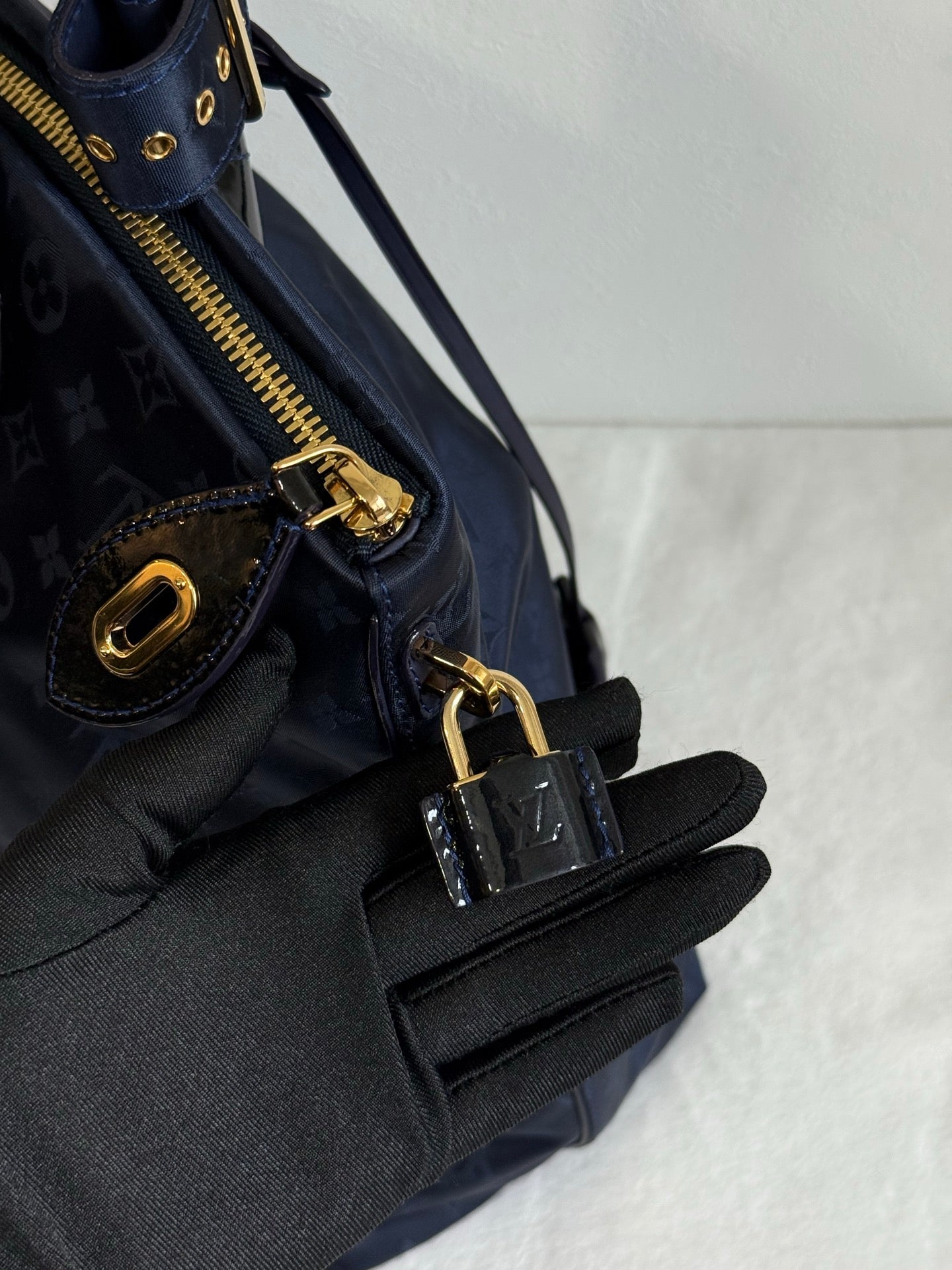 LOUIS VUITTON Blue Monogram Desire Vertical Lock it MM