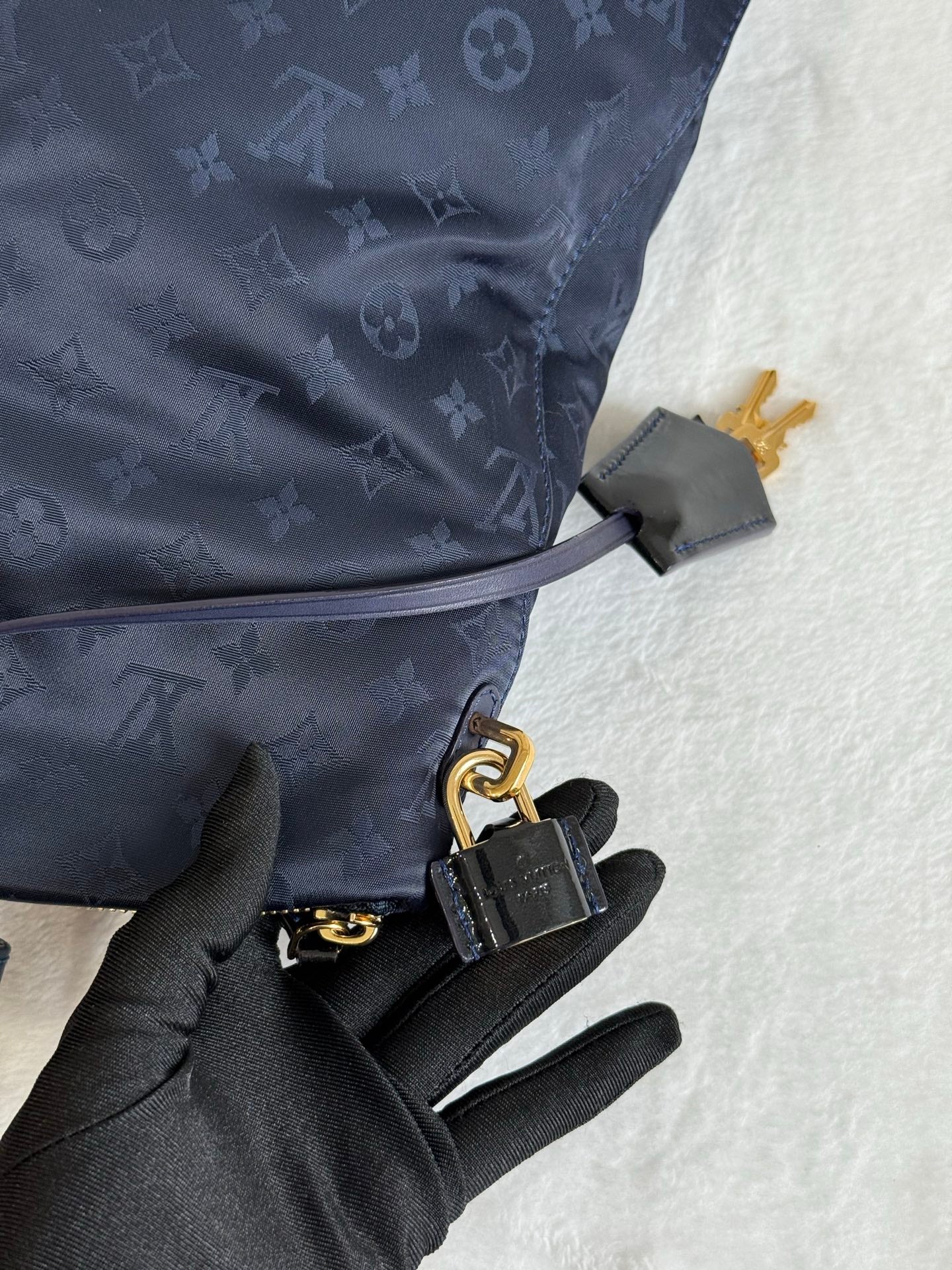 LOUIS VUITTON Blue Monogram Desire Vertical Lock it MM