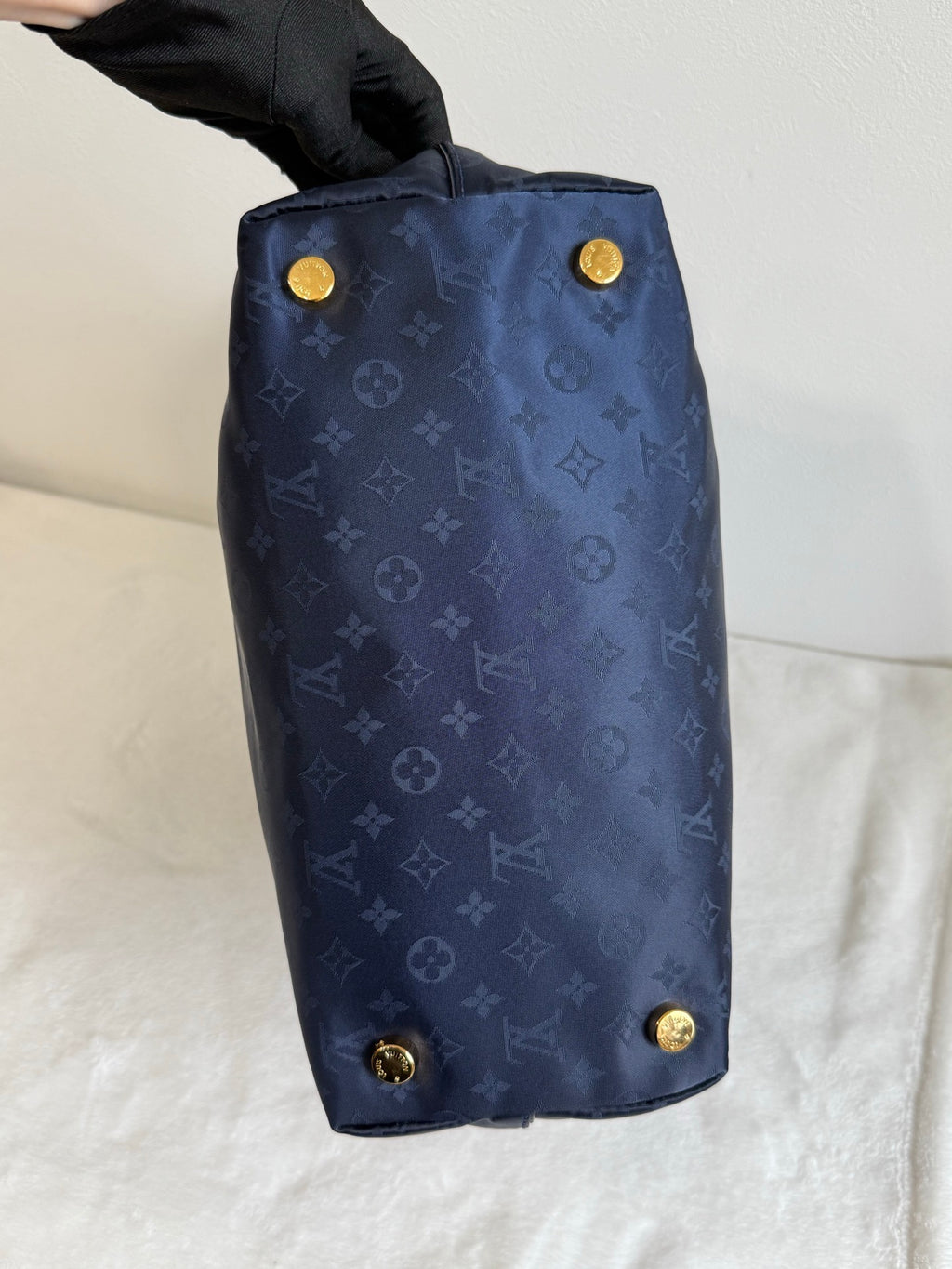 LOUIS VUITTON Blue Monogram Desire Vertical Lock it MM