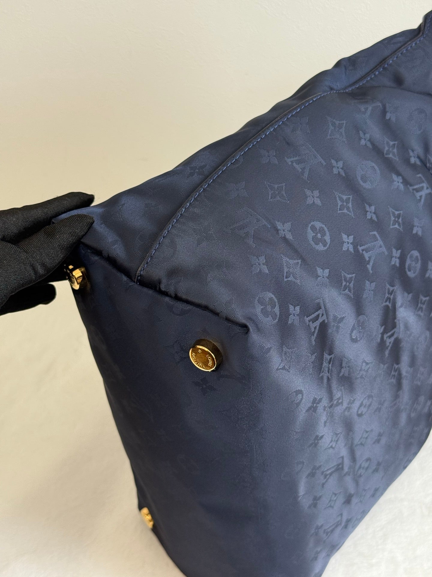 LOUIS VUITTON Blue Monogram Desire Vertical Lock it MM