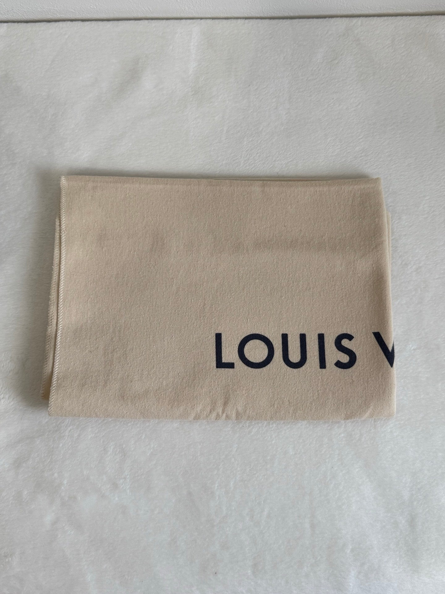 LOUIS VUITTON Blue Monogram Desire Vertical Lock it MM