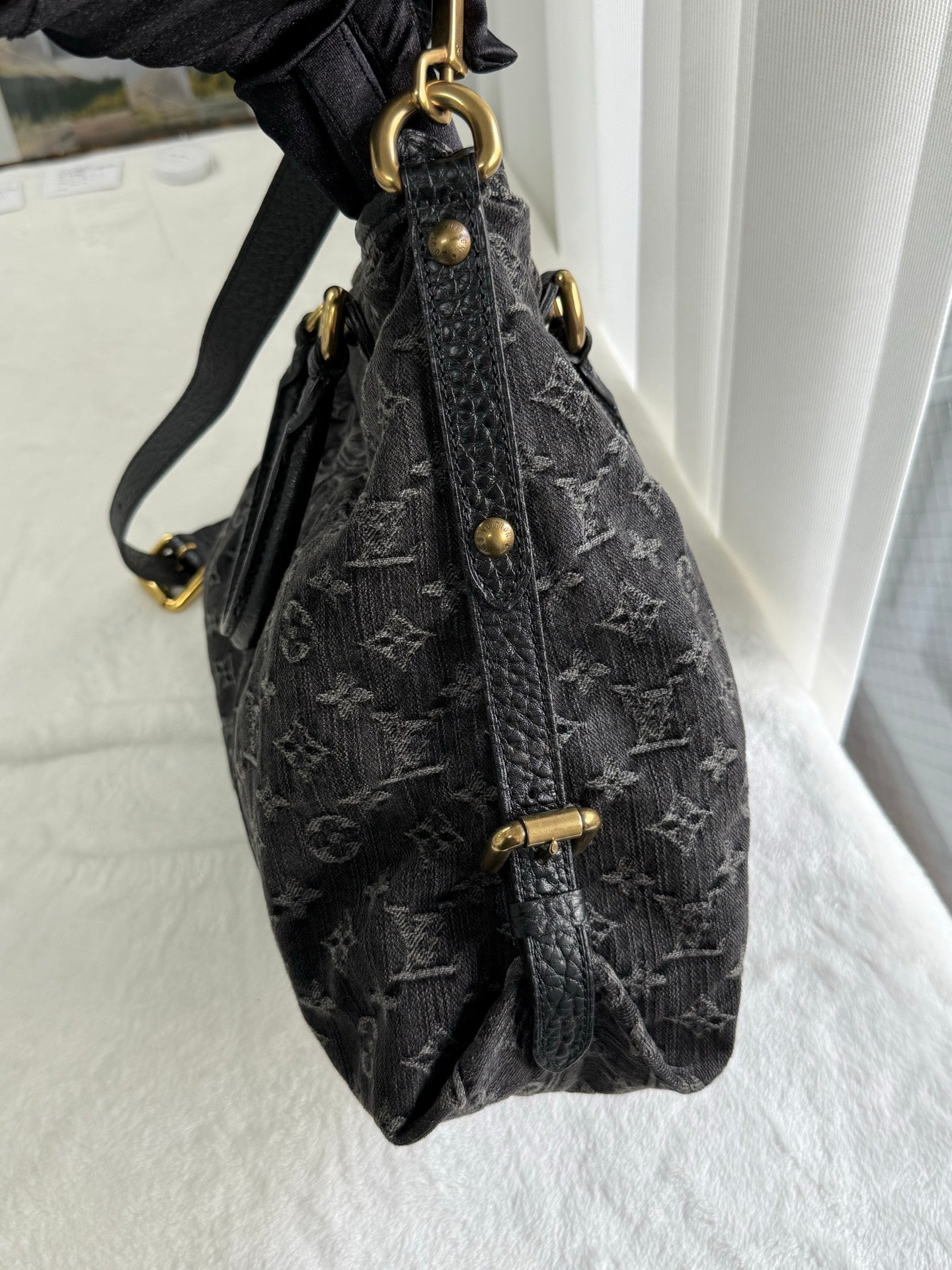 LOUIS VUITTON Denim Neo Cabby MM Shoulder bag Pre-loved