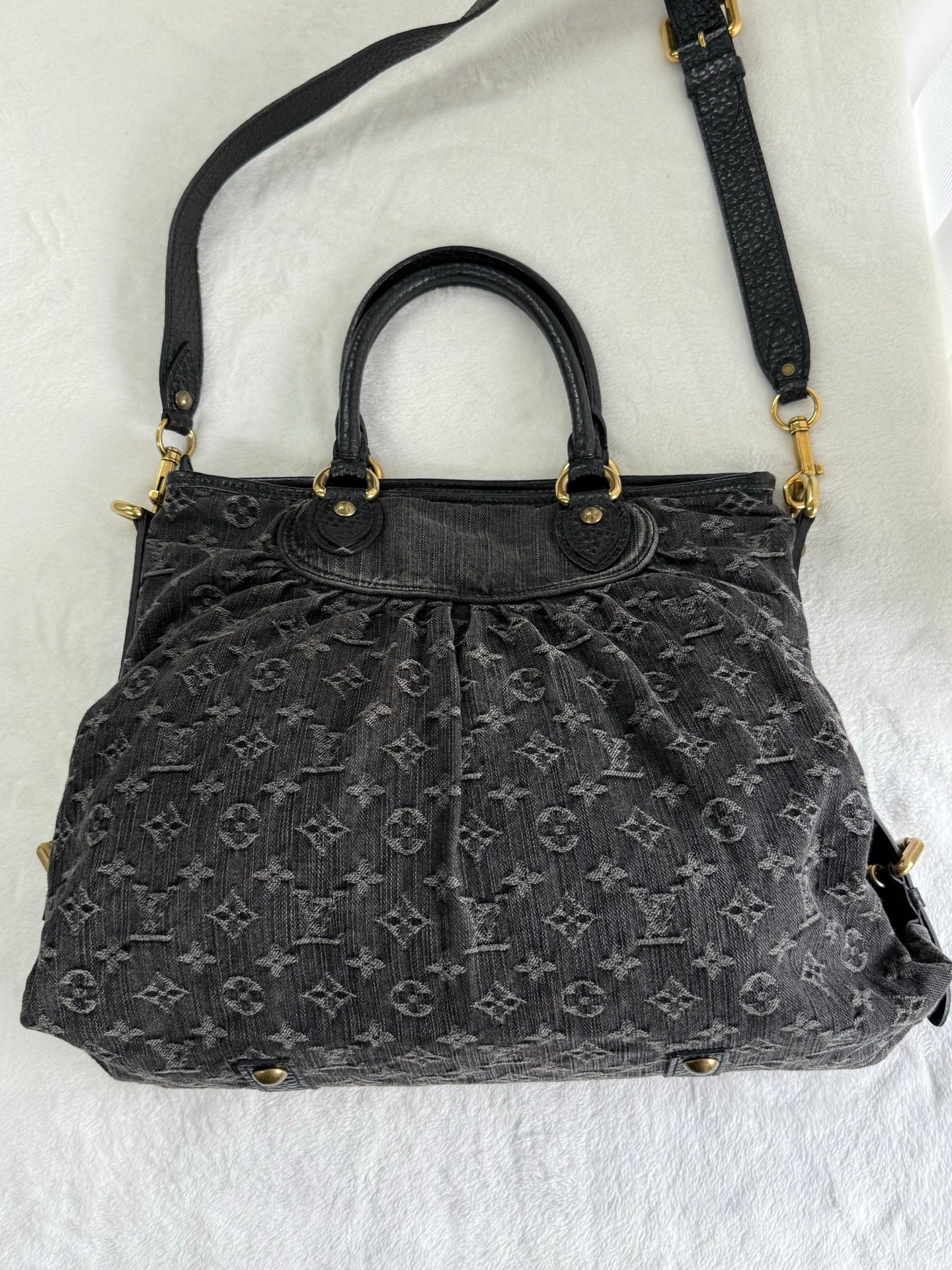 LOUIS VUITTON Denim Neo Cabby MM Shoulder bag Pre-loved