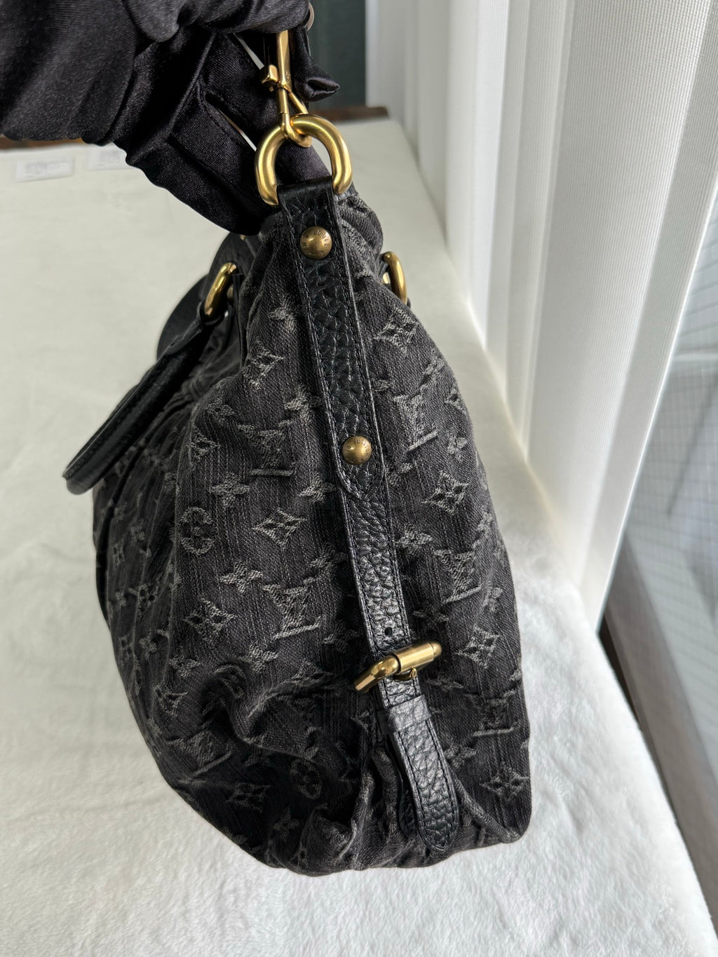 LOUIS VUITTON Denim Neo Cabby MM Shoulder bag Pre-loved
