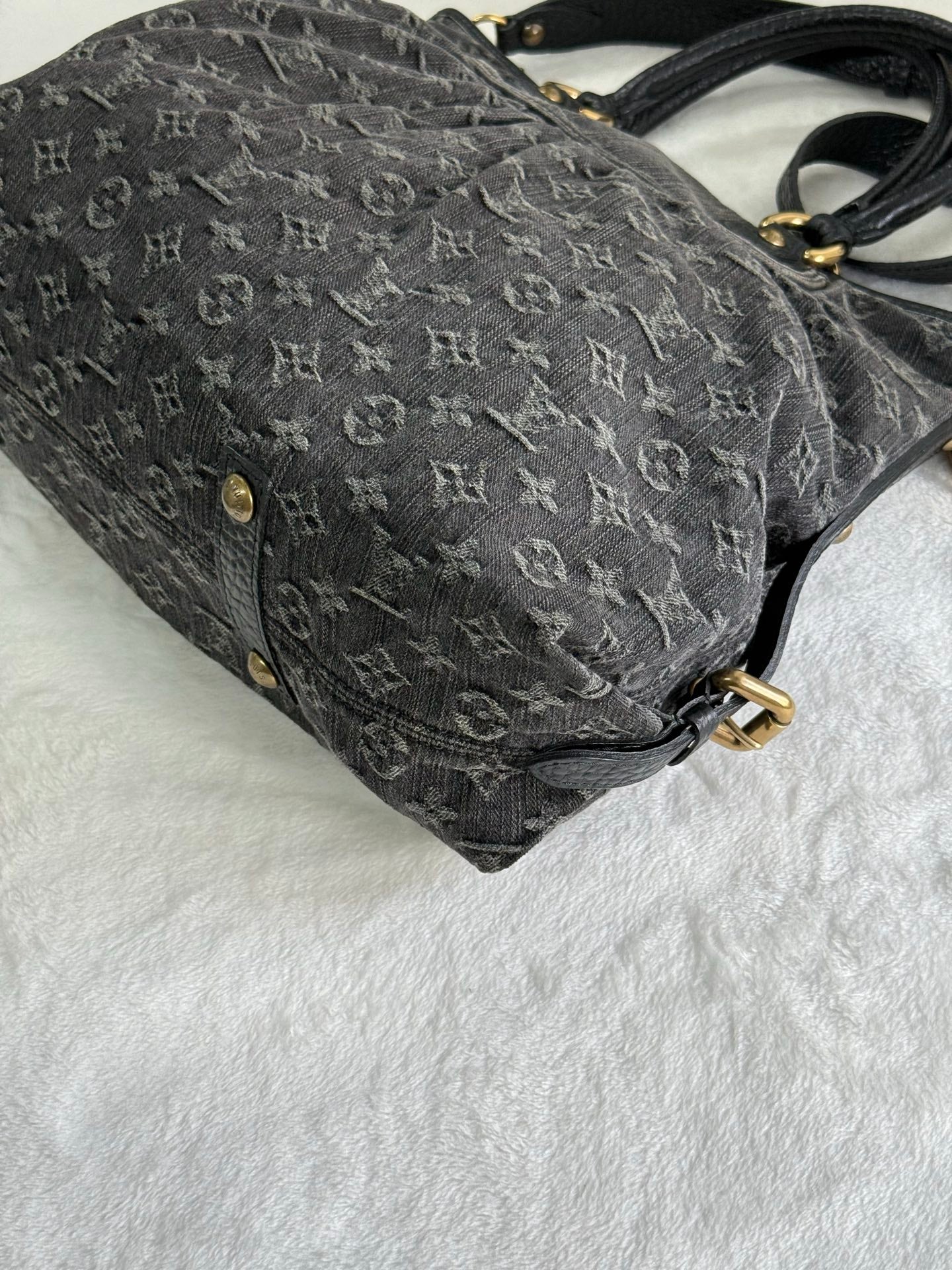 LOUIS VUITTON Denim Neo Cabby MM Shoulder bag Pre-loved