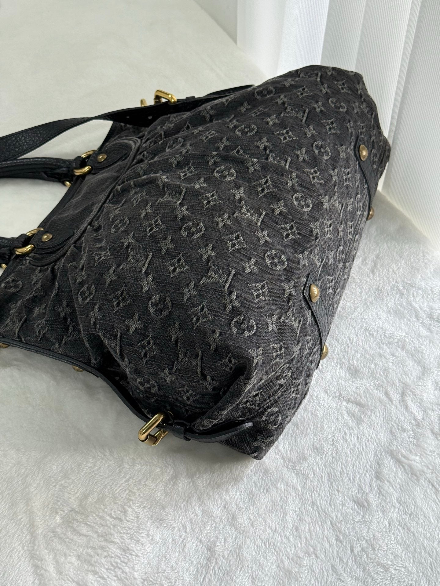 LOUIS VUITTON Denim Neo Cabby MM Shoulder bag Pre-loved