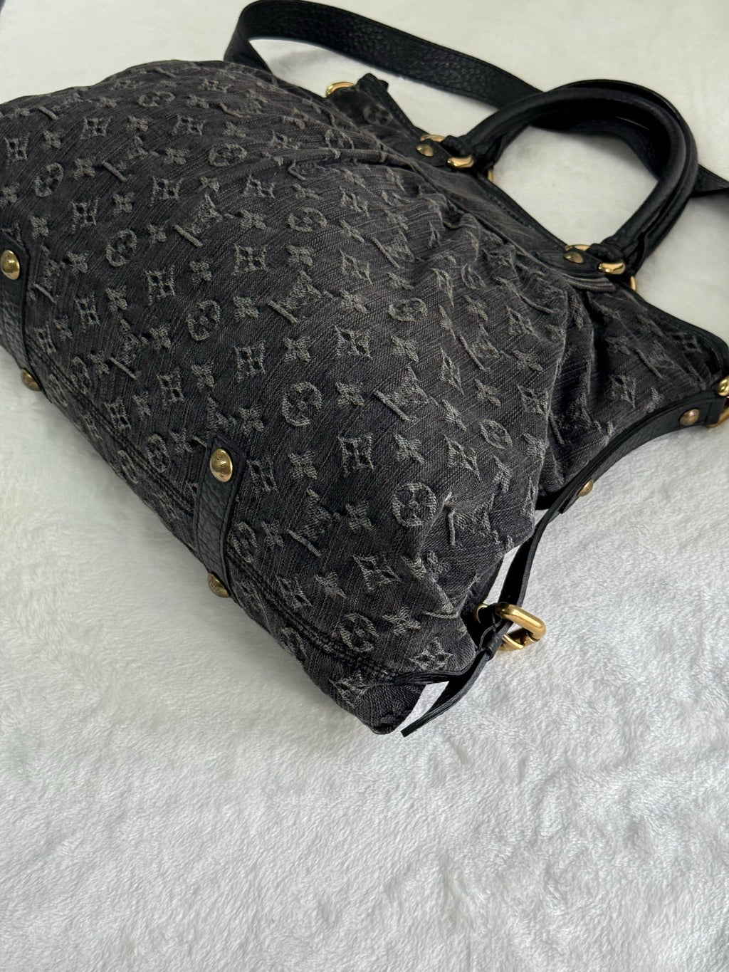 LOUIS VUITTON Denim Neo Cabby MM Shoulder bag Pre-loved