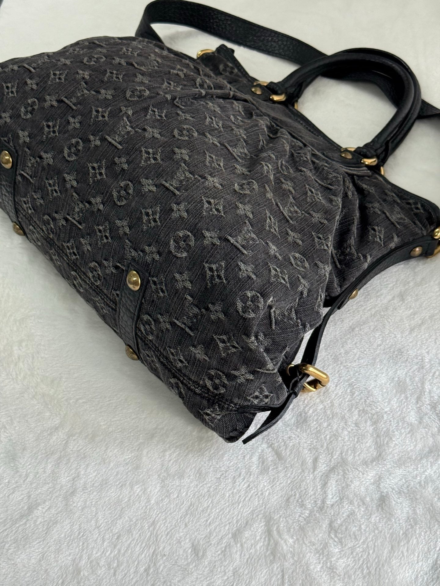 LOUIS VUITTON Denim Neo Cabby MM Shoulder bag Pre-loved