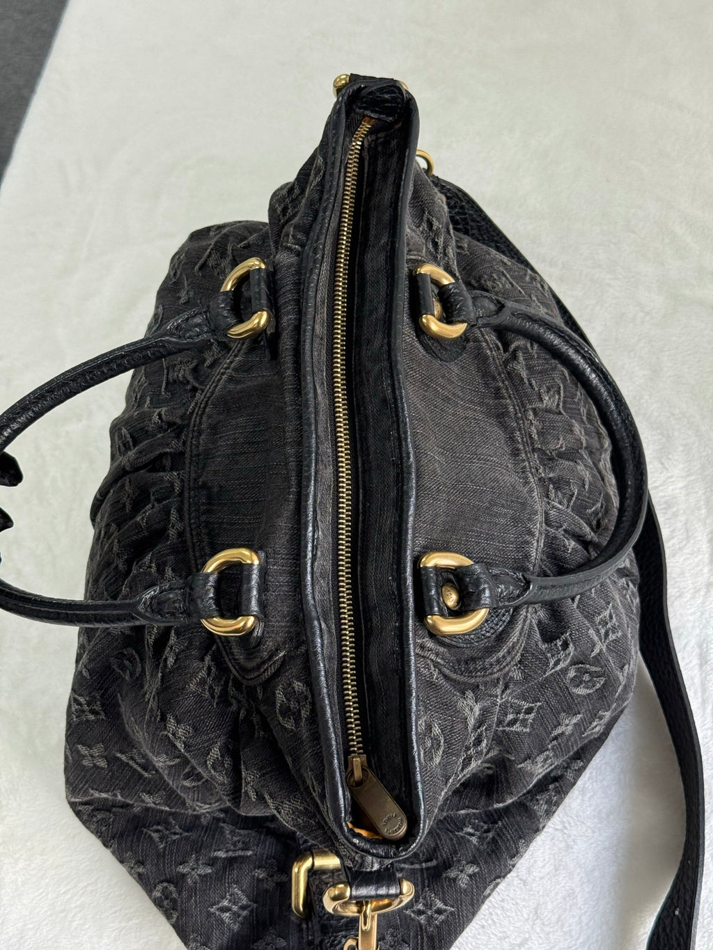 LOUIS VUITTON Denim Neo Cabby MM Shoulder bag Pre-loved