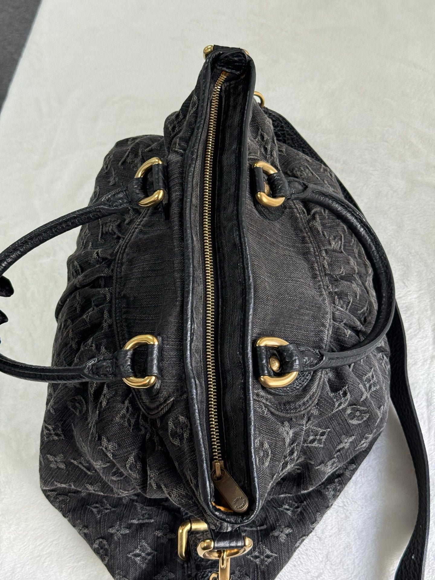 LOUIS VUITTON Denim Neo Cabby MM Shoulder bag Pre-loved
