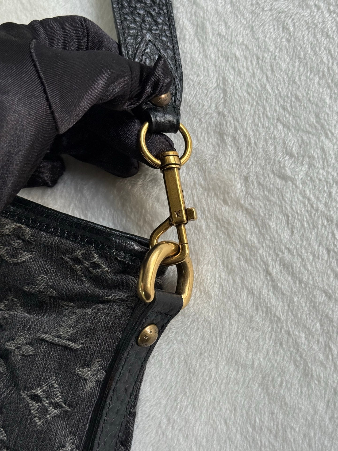 LOUIS VUITTON Denim Neo Cabby MM Shoulder bag Pre-loved