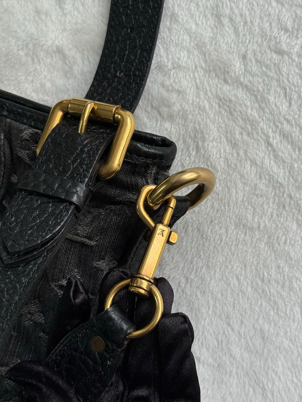 LOUIS VUITTON Denim Neo Cabby MM Shoulder bag Pre-loved