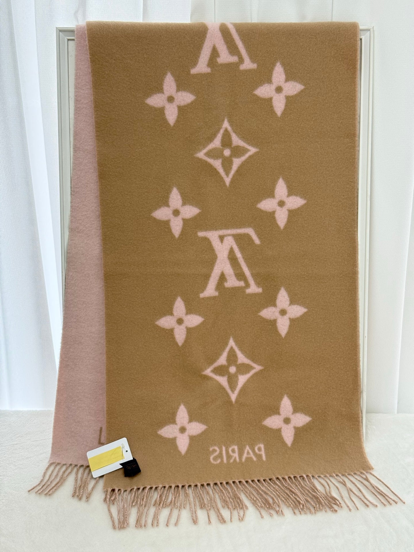 LOUIS VUITTON Scarf