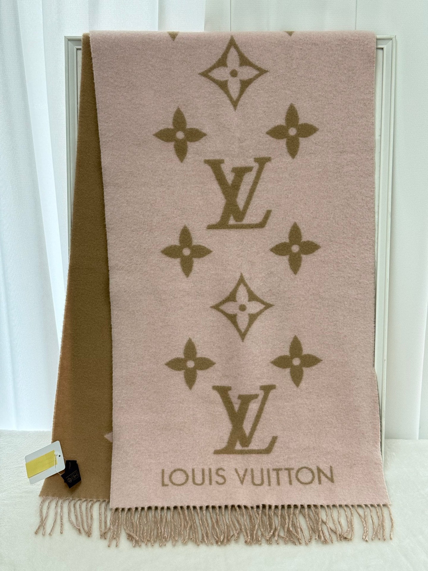 LOUIS VUITTON Scarf