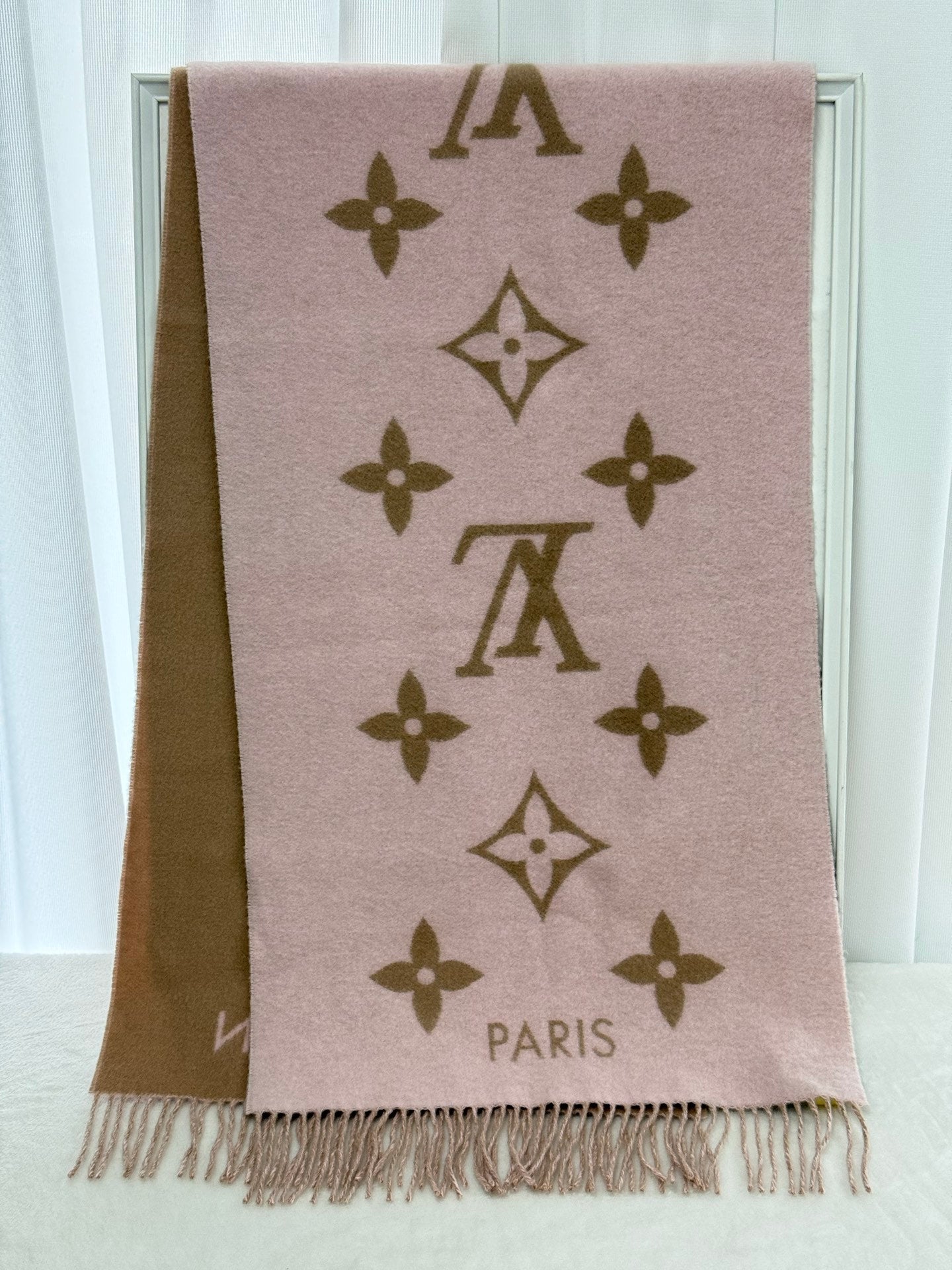 LOUIS VUITTON Scarf