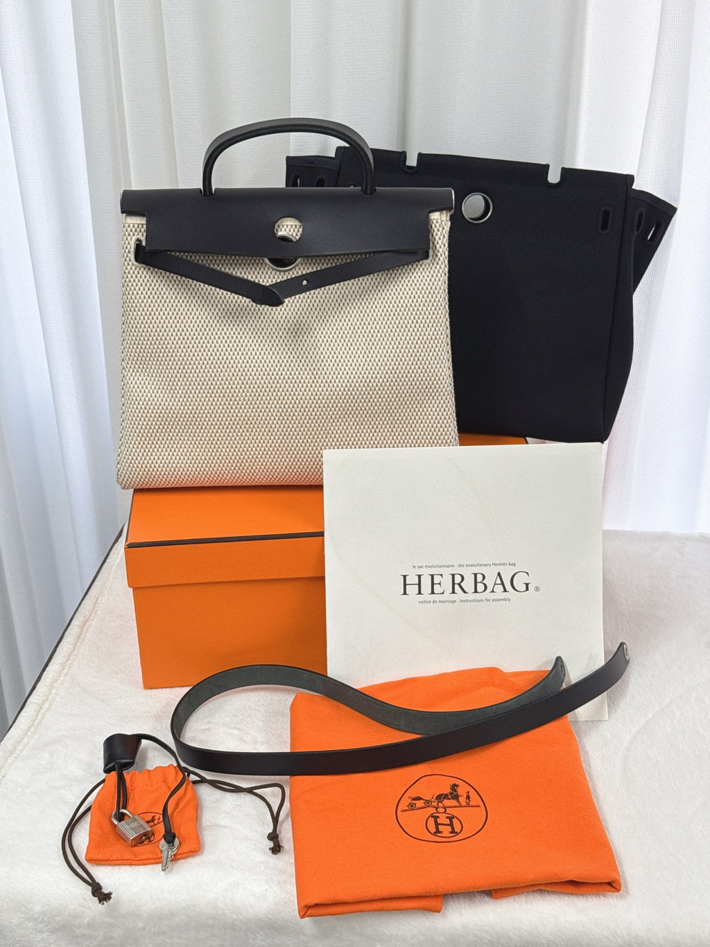HERMES Herbag Zip 30 Black Toile Vache Palladium Hardware