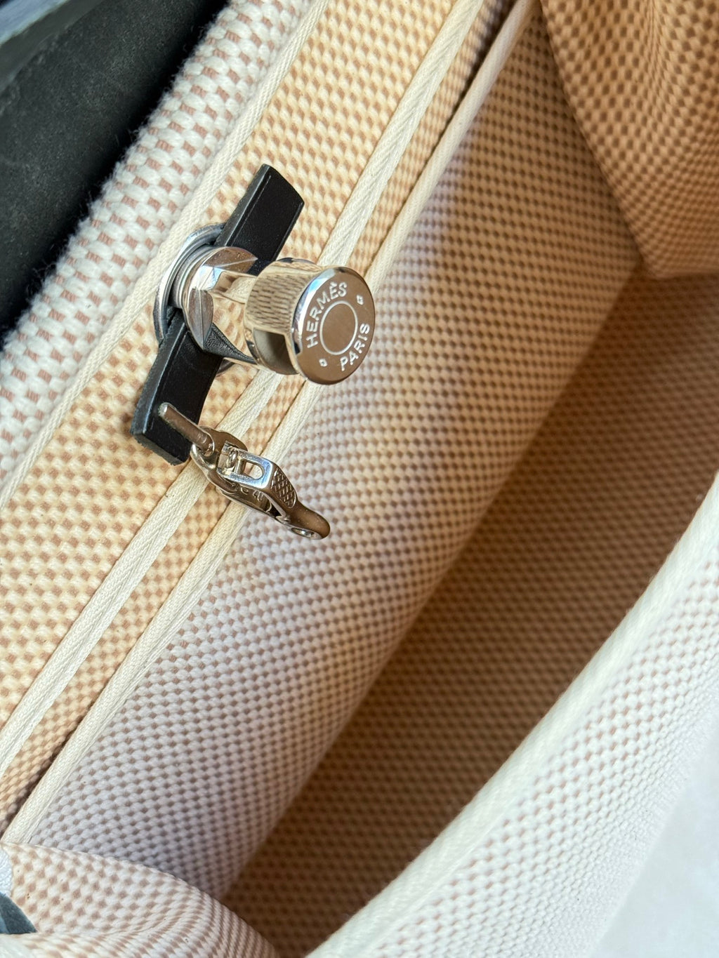 HERMES Herbag Zip 30 Black Toile Vache Palladium Hardware
