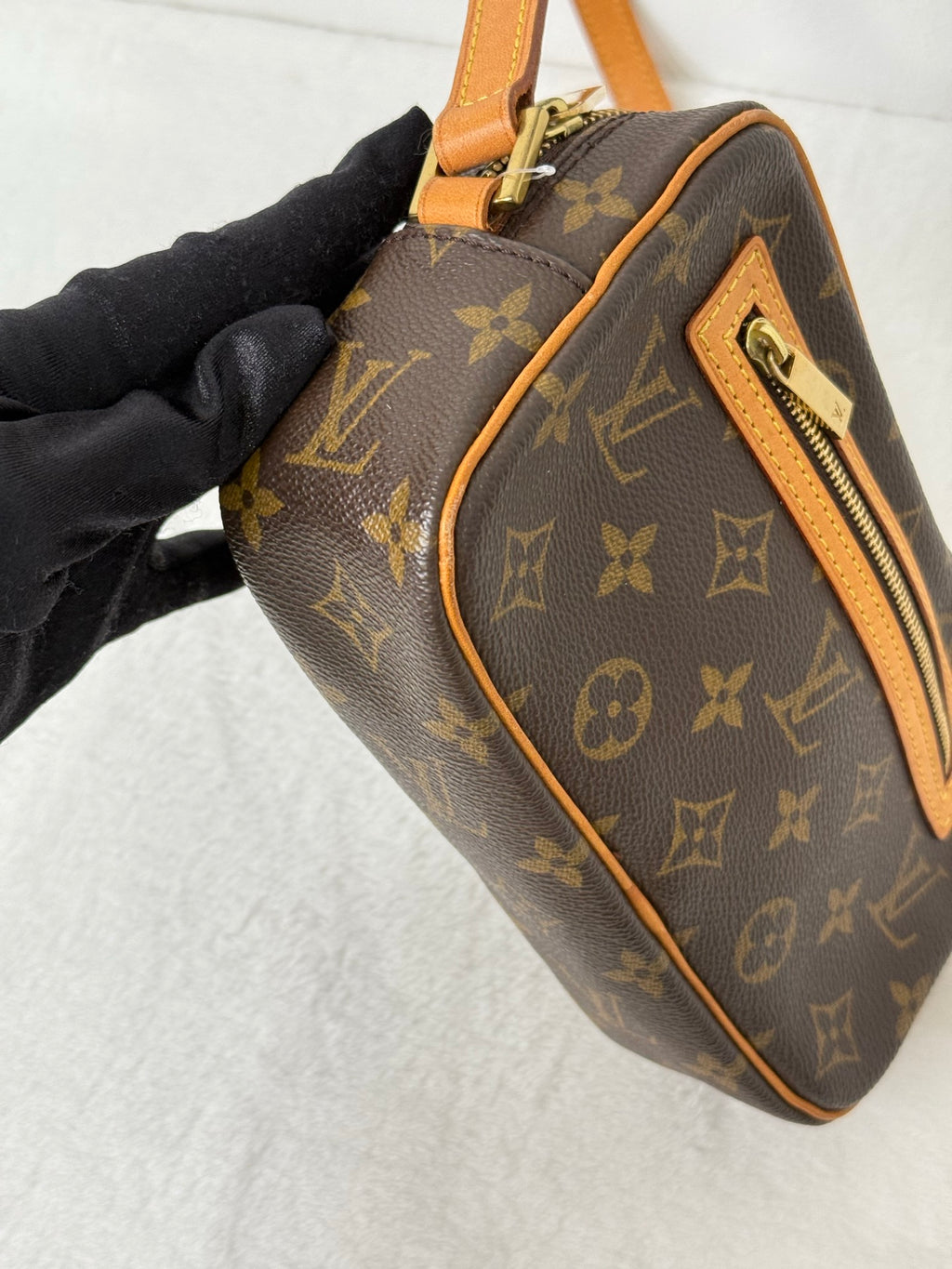 LOUIS VUITTON Monogram Cite PM Shoulder Bag