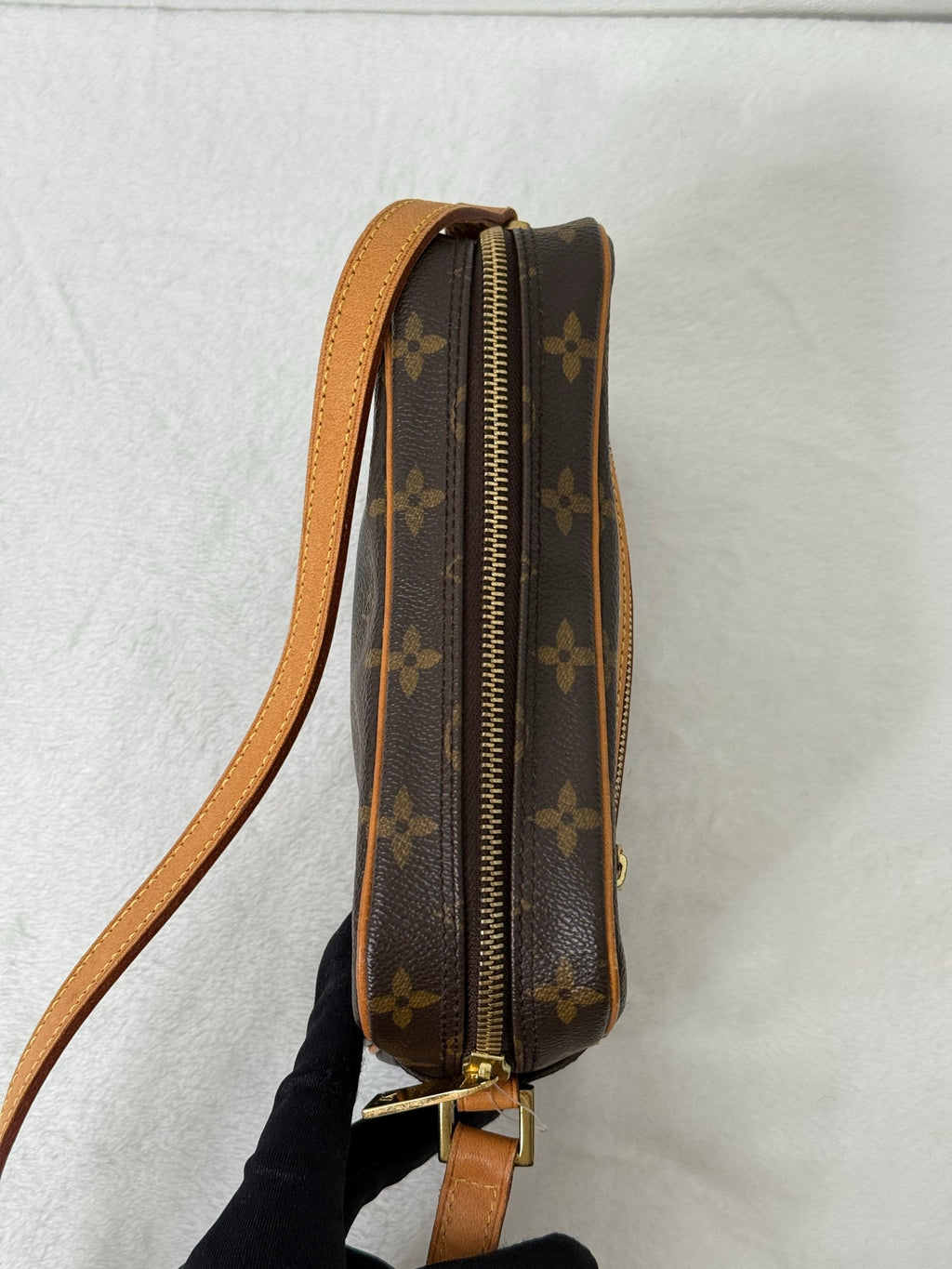 LOUIS VUITTON Monogram Cite PM Shoulder Bag