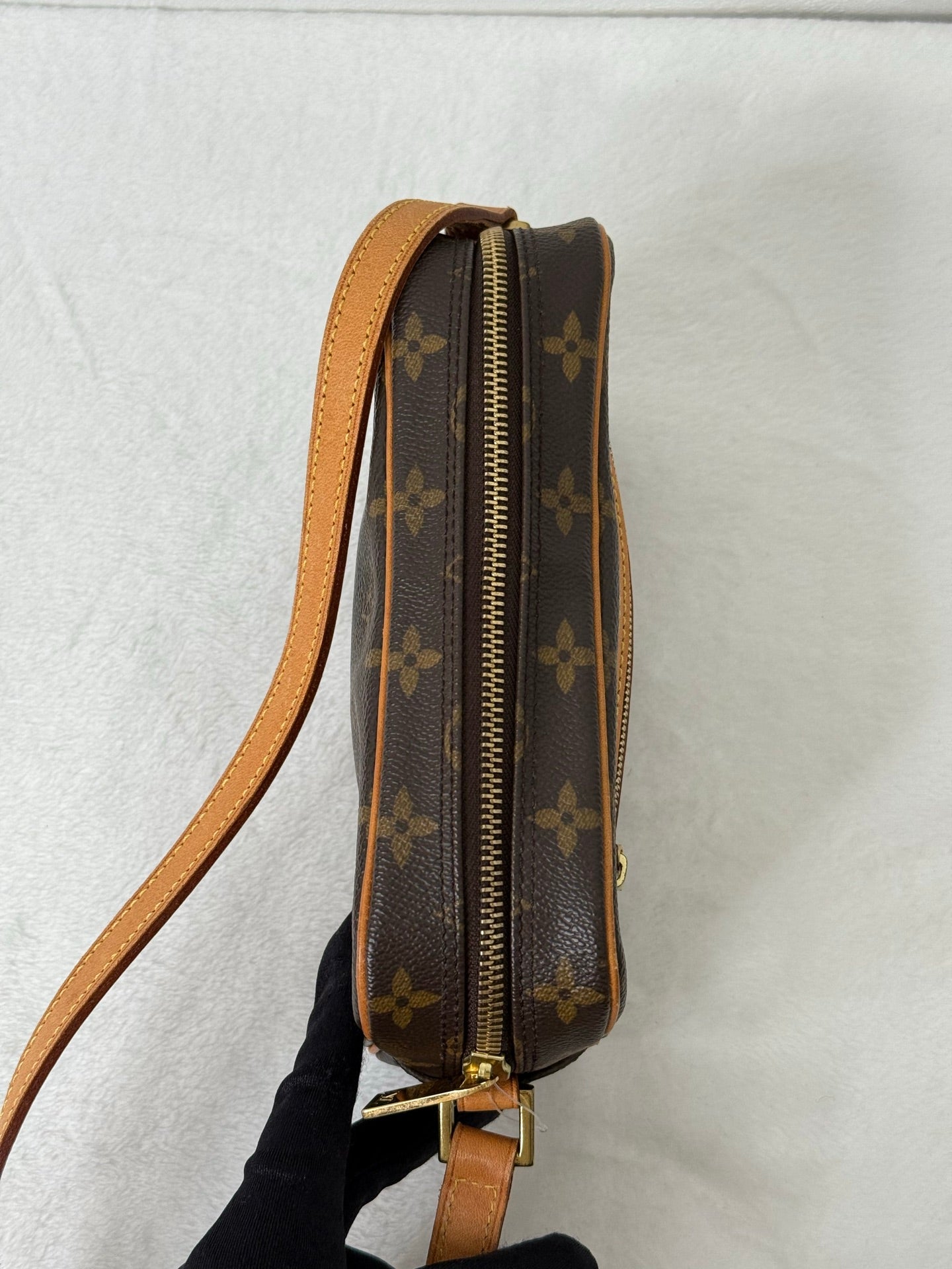 LOUIS VUITTON Monogram Cite PM Shoulder Bag