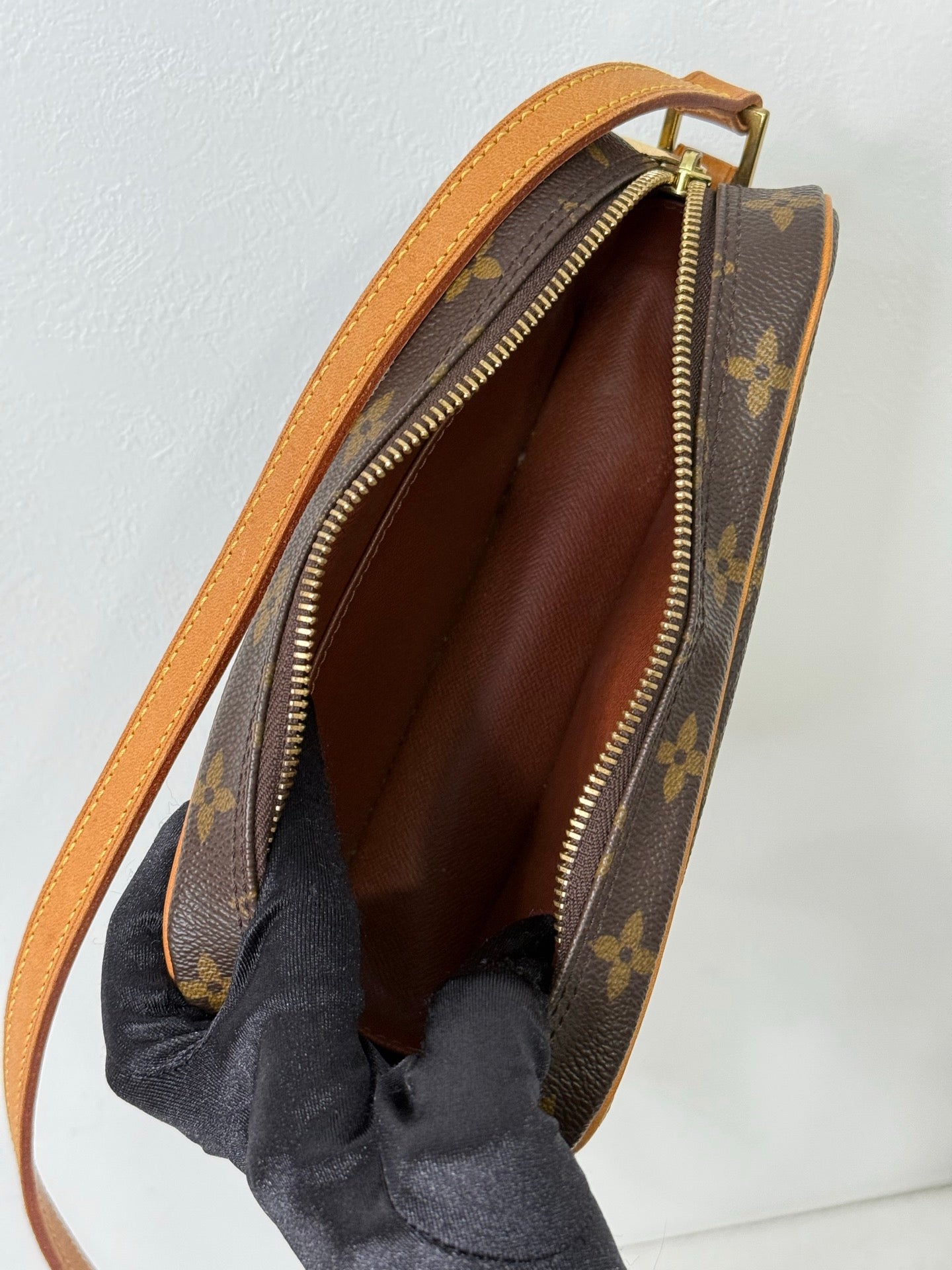 LOUIS VUITTON Monogram Cite PM Shoulder Bag