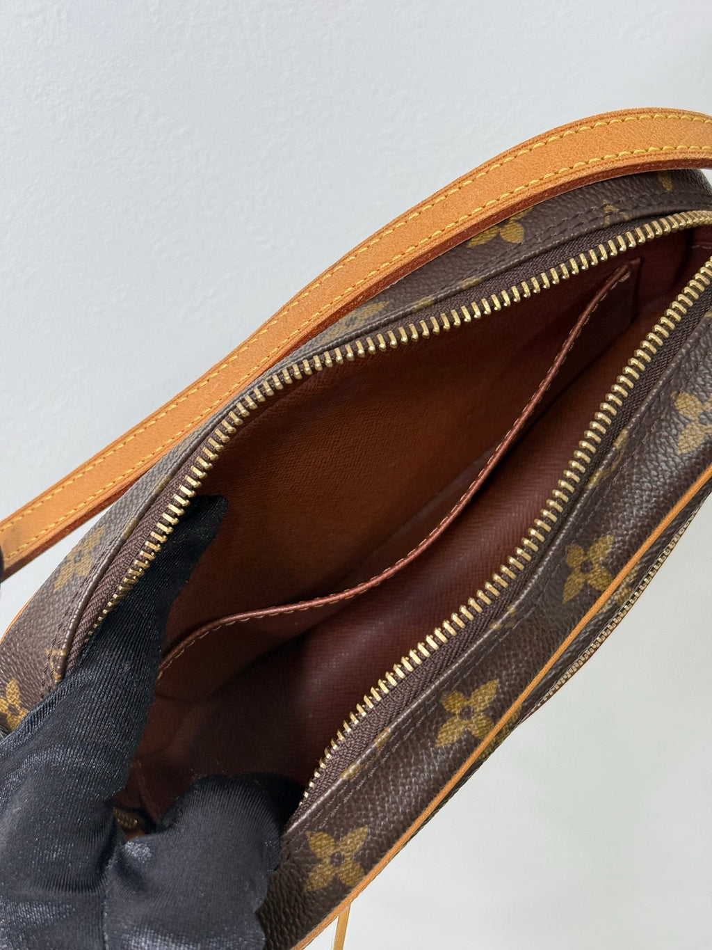 LOUIS VUITTON Monogram Cite PM Shoulder Bag