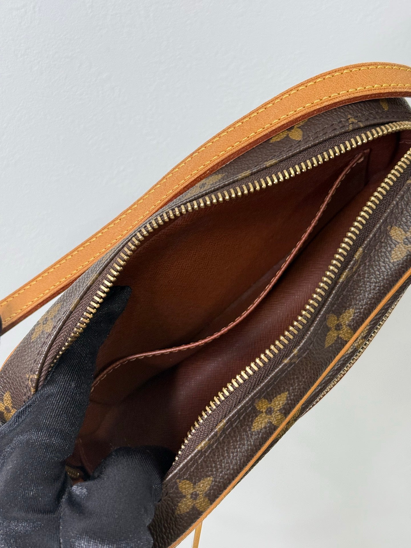 LOUIS VUITTON Monogram Cite PM Shoulder Bag