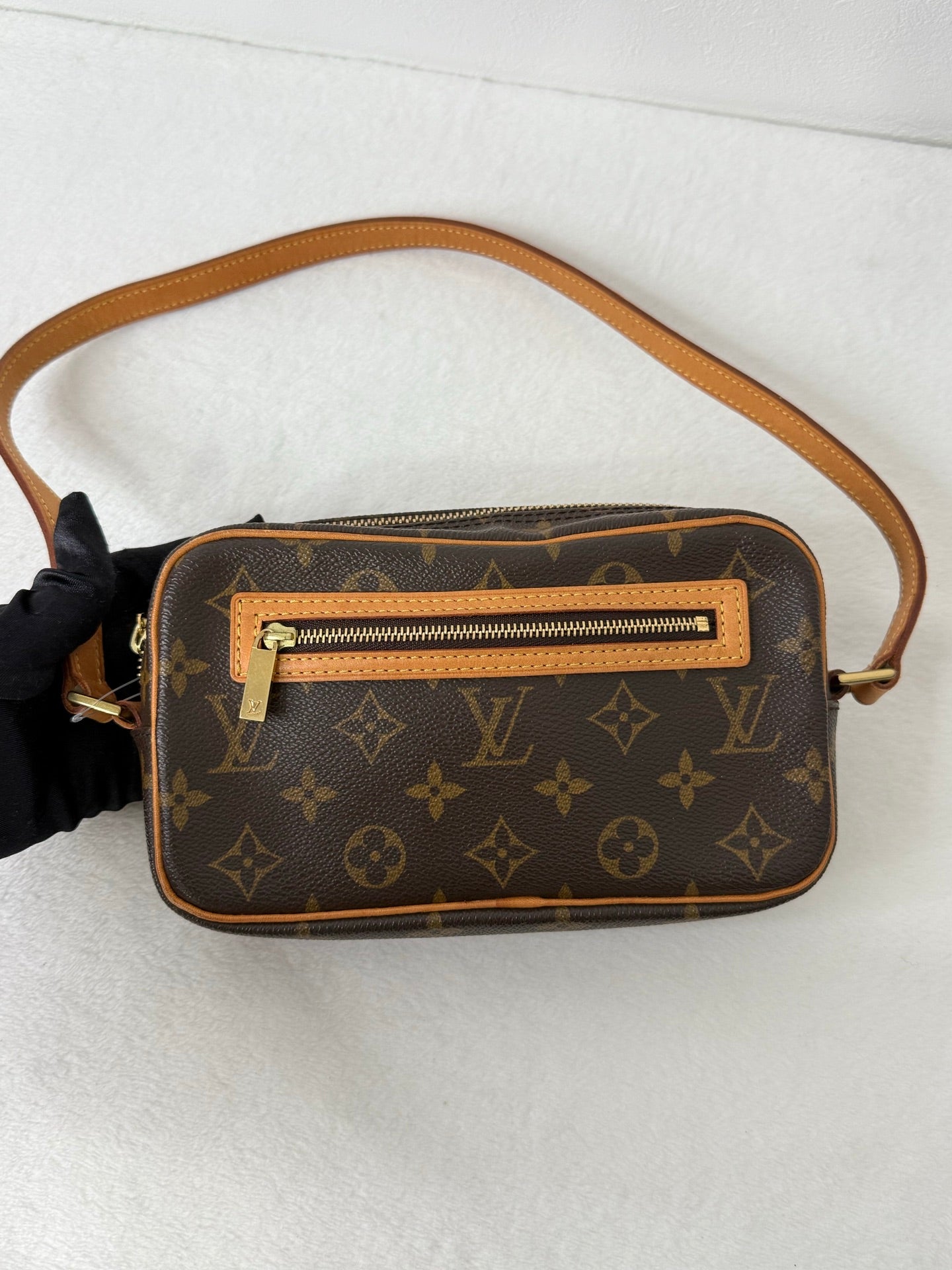 LOUIS VUITTON Monogram Cite PM Shoulder Bag