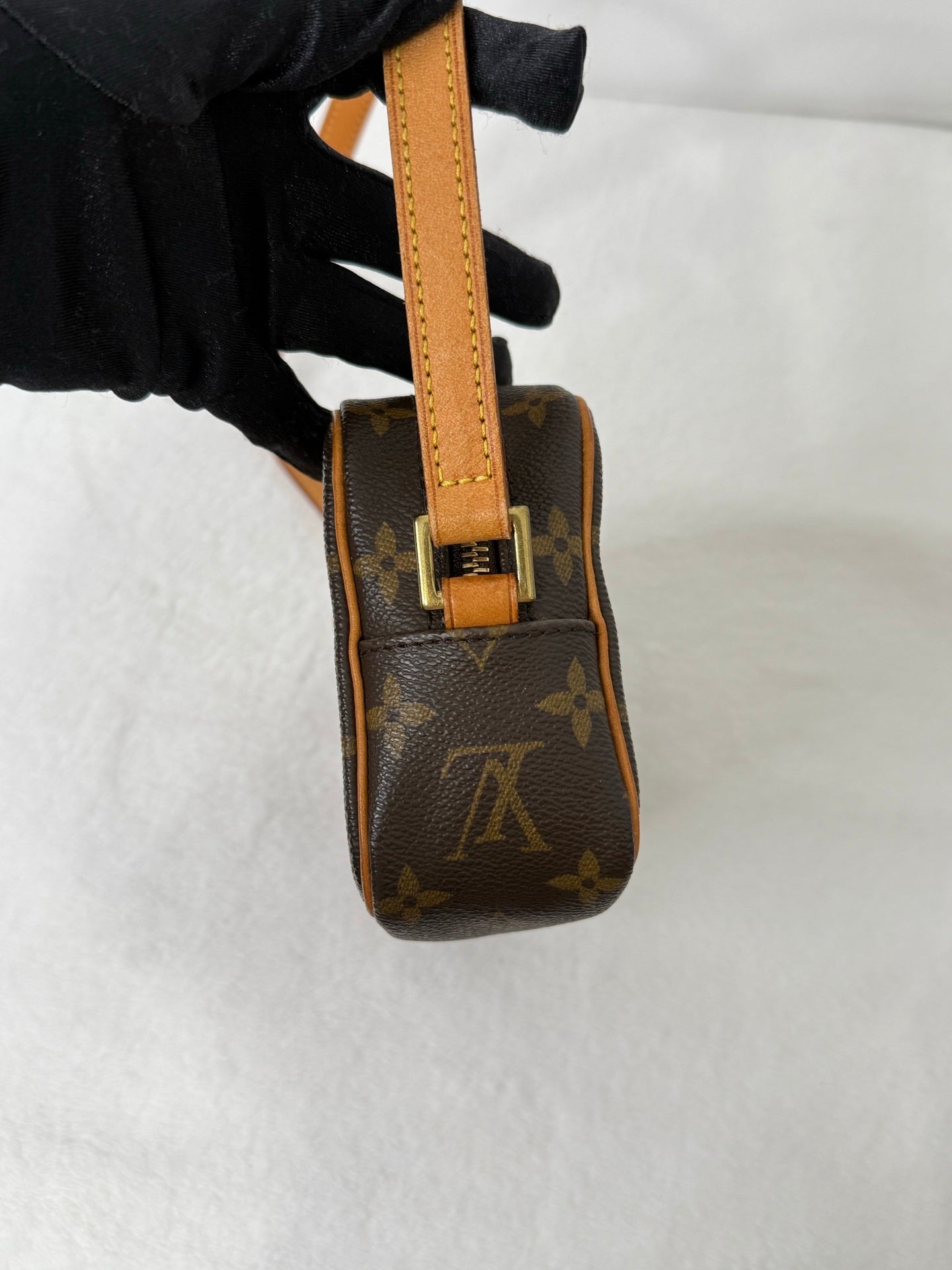 LOUIS VUITTON Monogram Cite PM Shoulder Bag