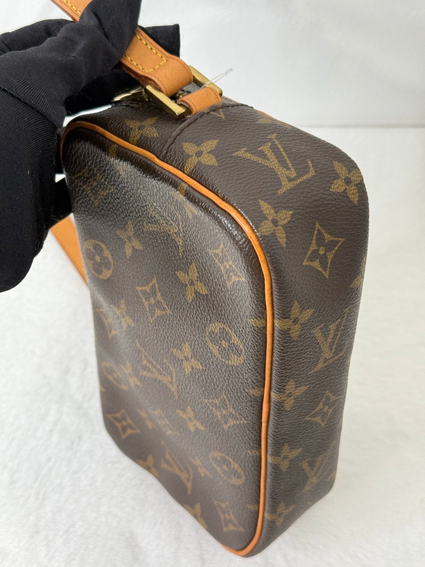 LOUIS VUITTON Monogram Cite PM Shoulder Bag