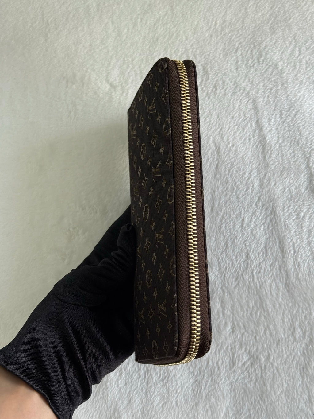 LOUIS VUITTON  Zippy Long Purse