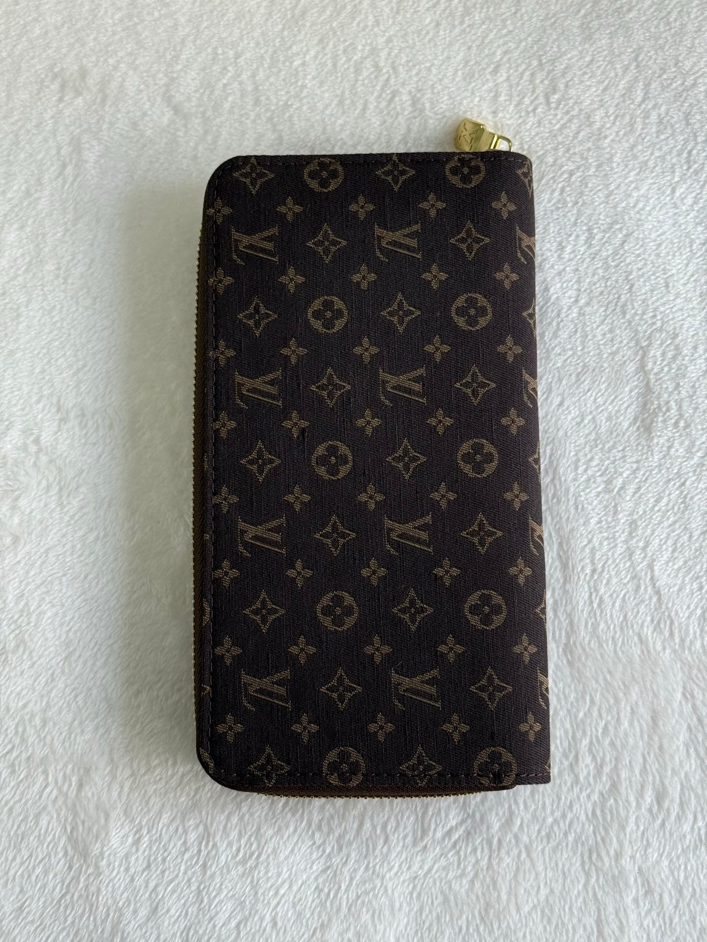 LOUIS VUITTON  Zippy Long Purse