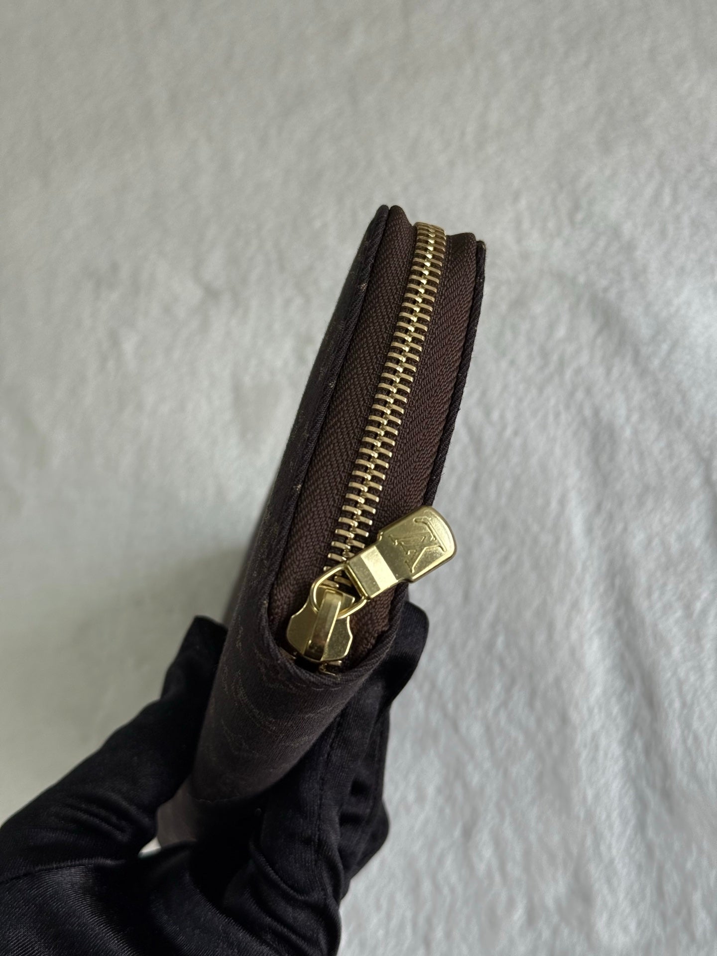 LOUIS VUITTON  Zippy Long Purse