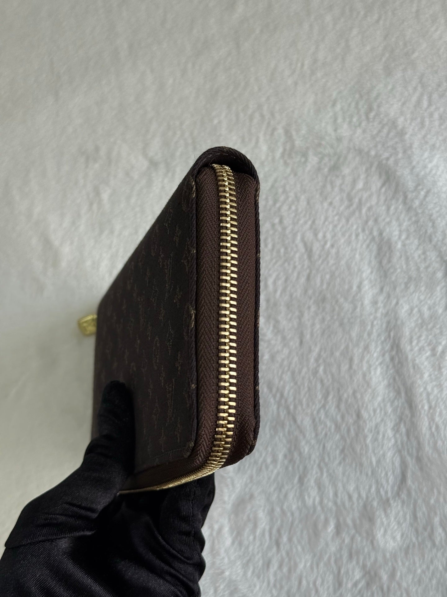 LOUIS VUITTON  Zippy Long Purse