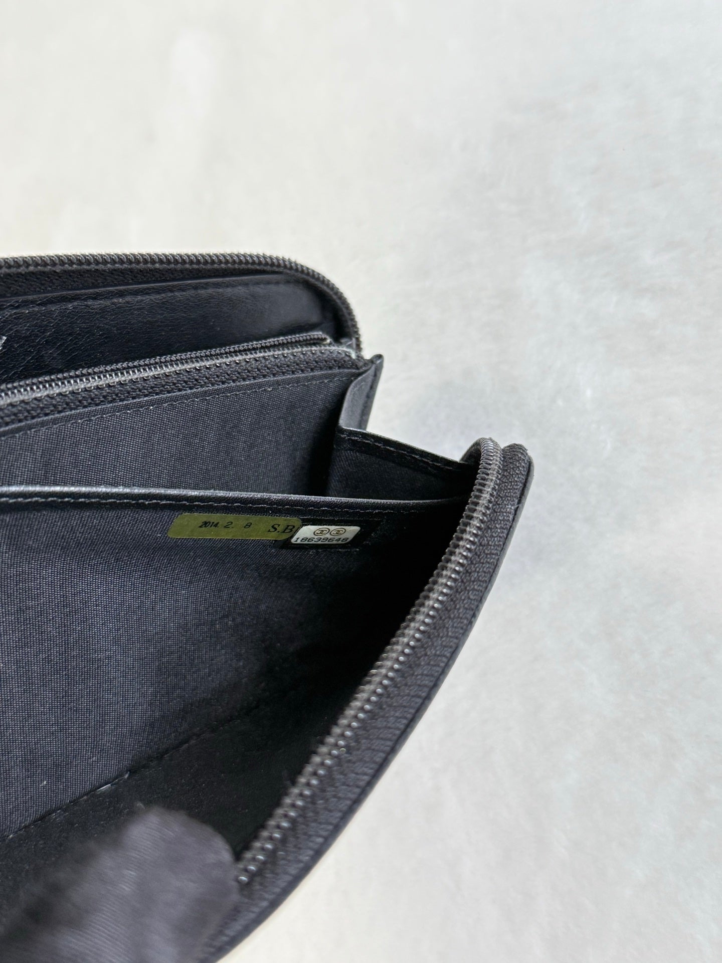 CHANEL Cavier Wallet