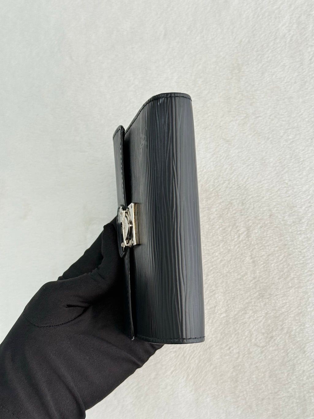 LOUIS VUITTON Epi Wallet