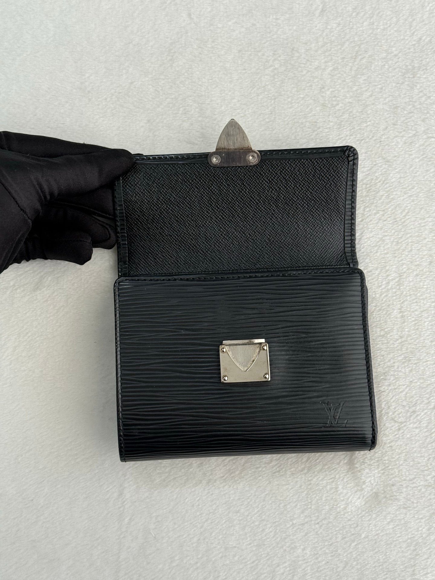 LOUIS VUITTON Epi Wallet