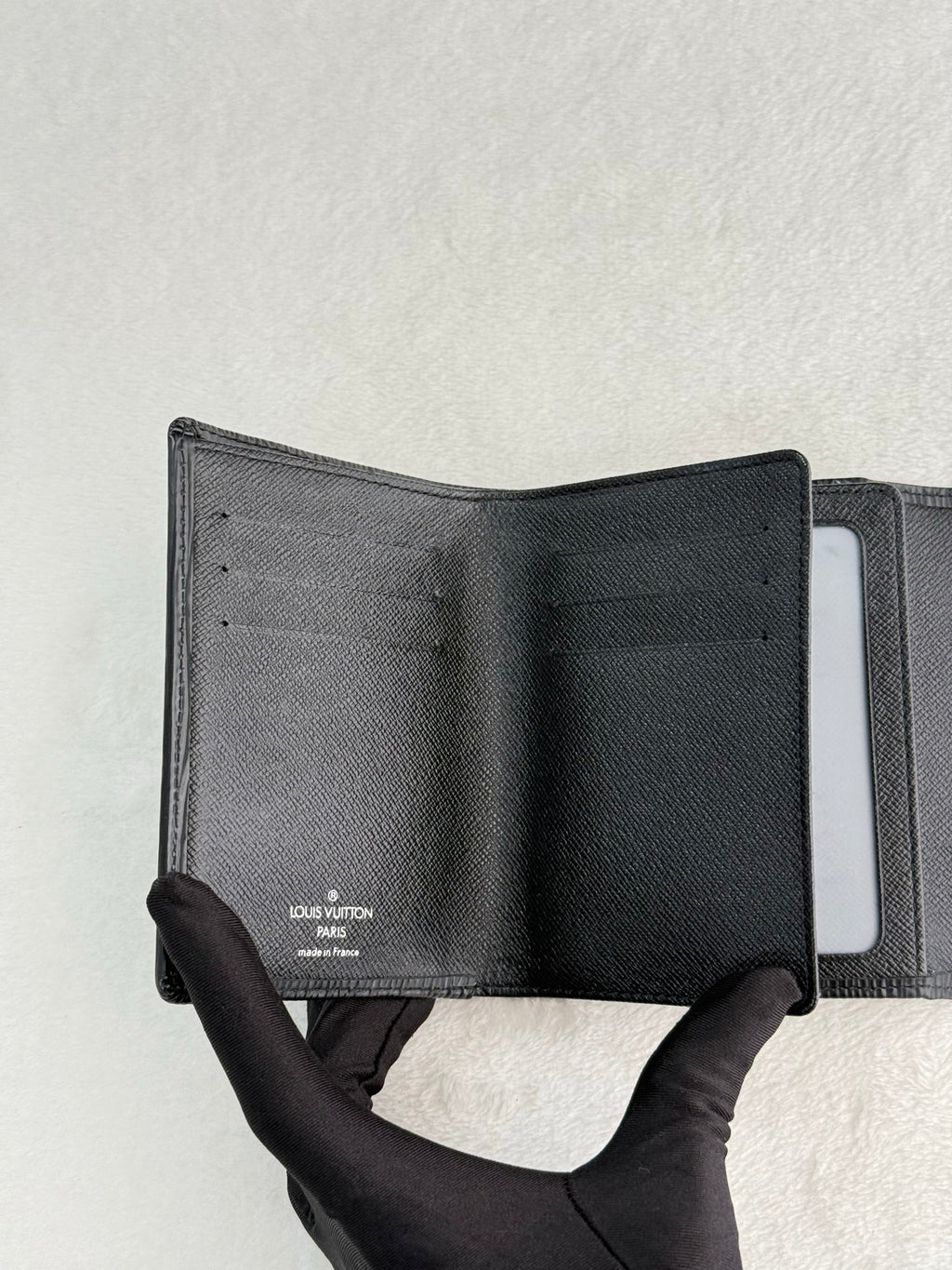 LOUIS VUITTON Epi Wallet