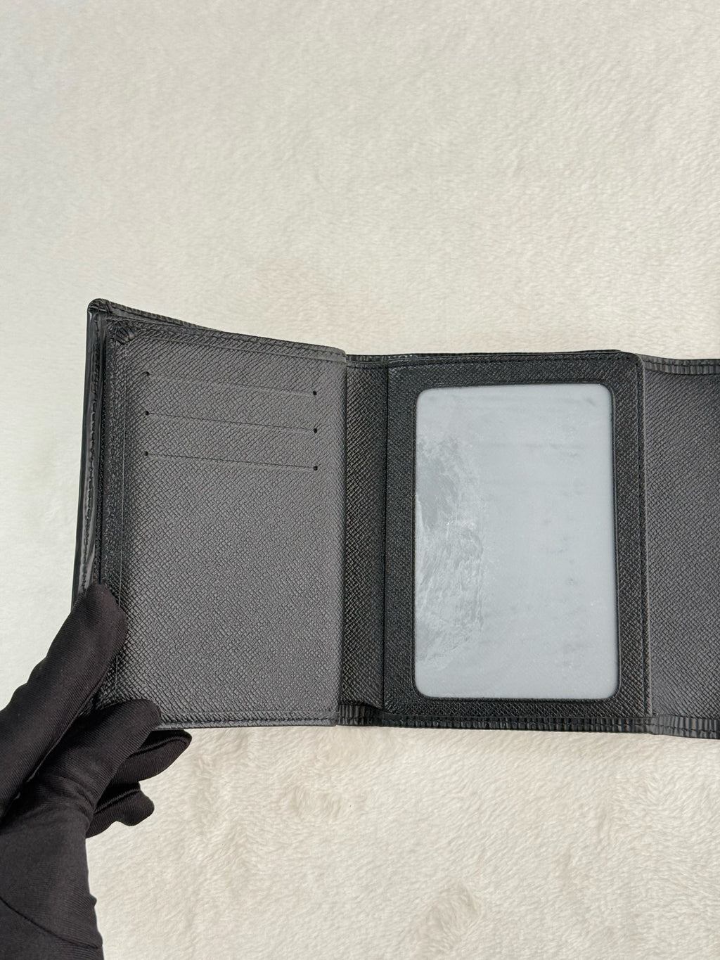 LOUIS VUITTON Epi Wallet