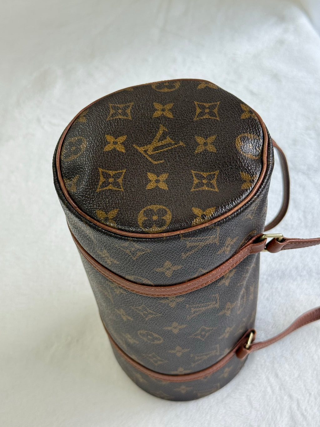 LOUIS VUITTON Monogram Papillion 26