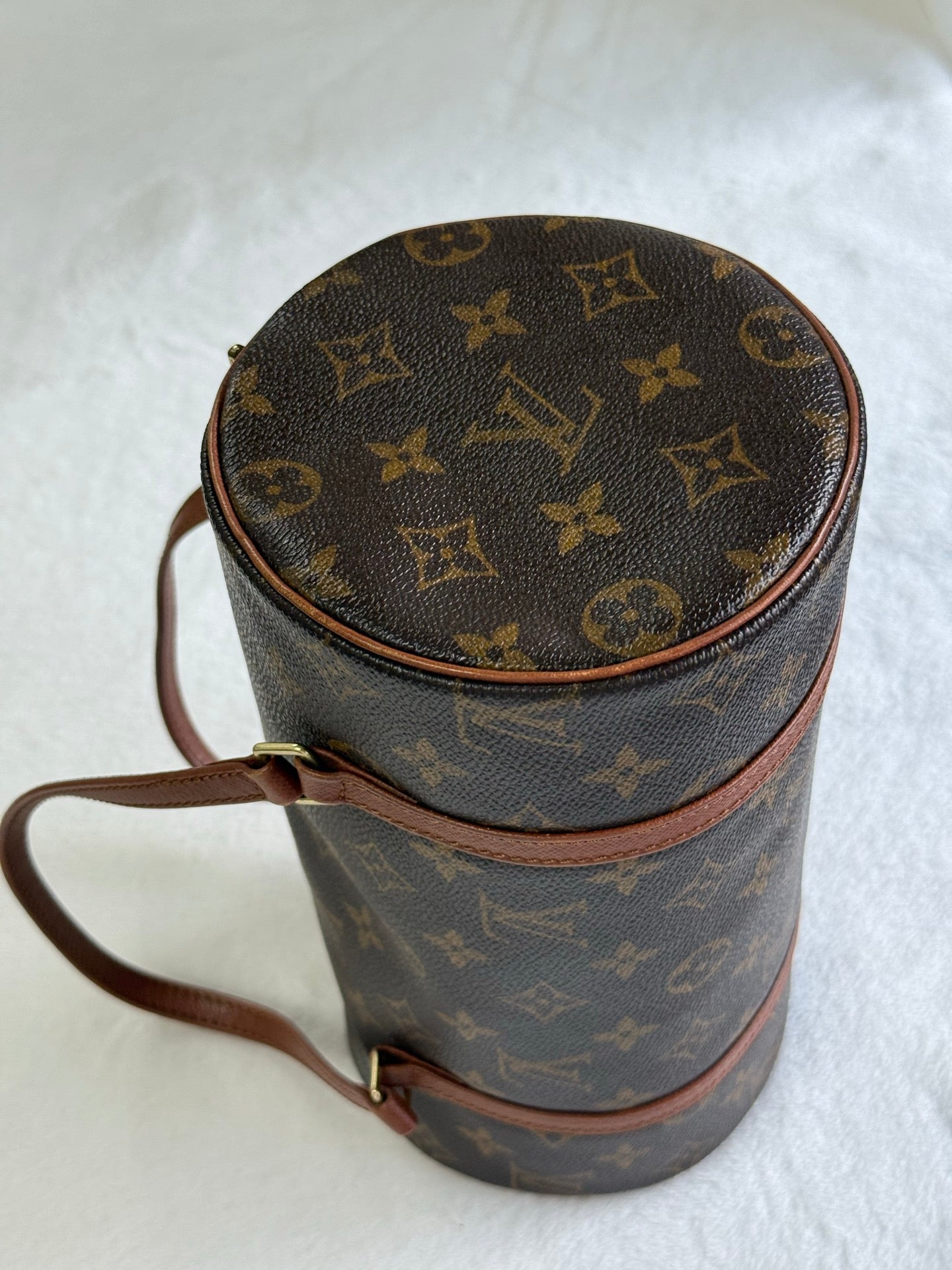 LOUIS VUITTON Monogram Papillion 26