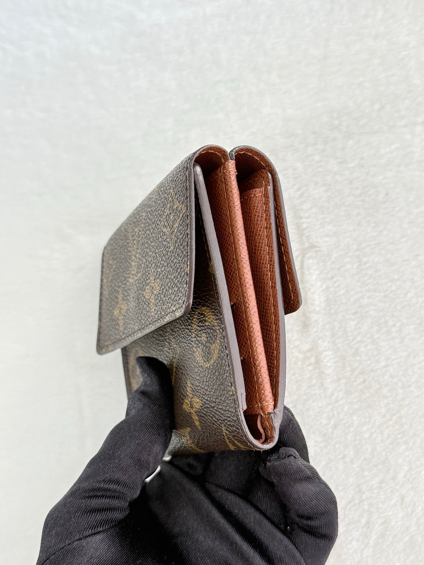 LOUIS VUITTON Monogram Compact Wallet