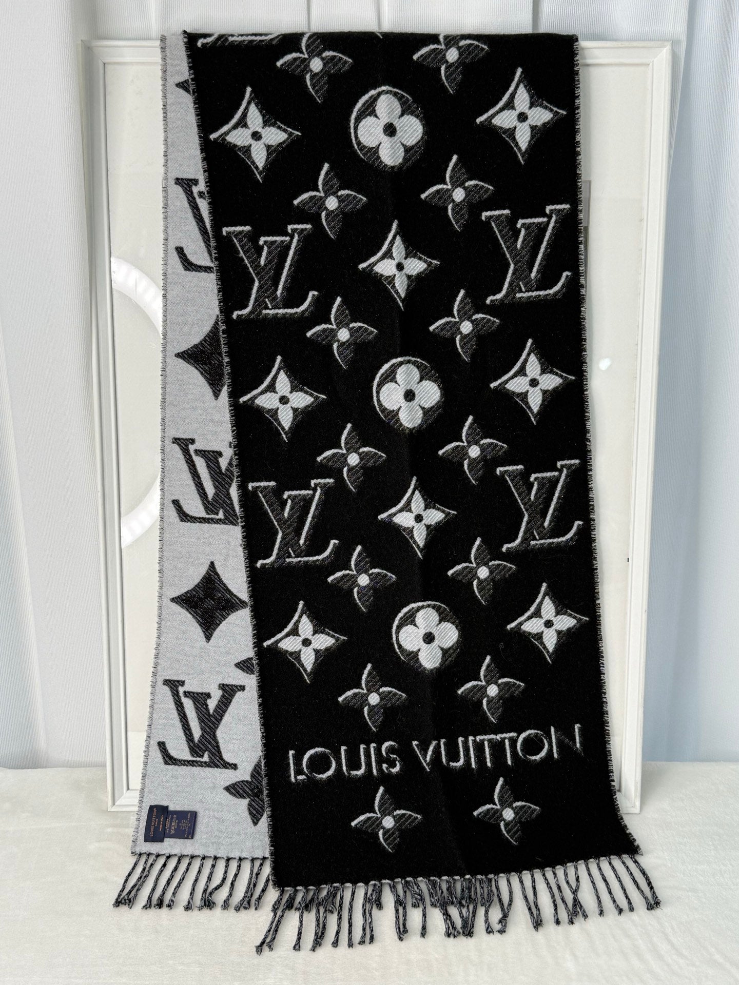 LOUIS VUITTON Monogram Scarf