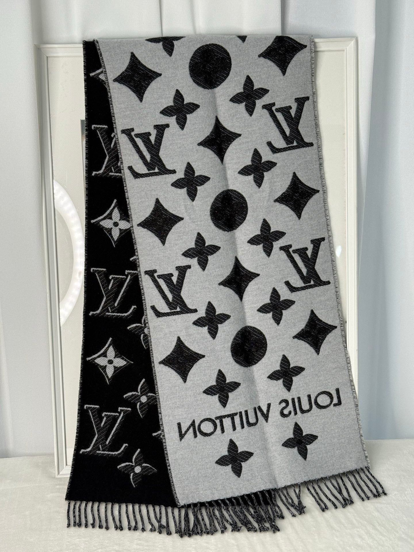 LOUIS VUITTON Monogram Scarf