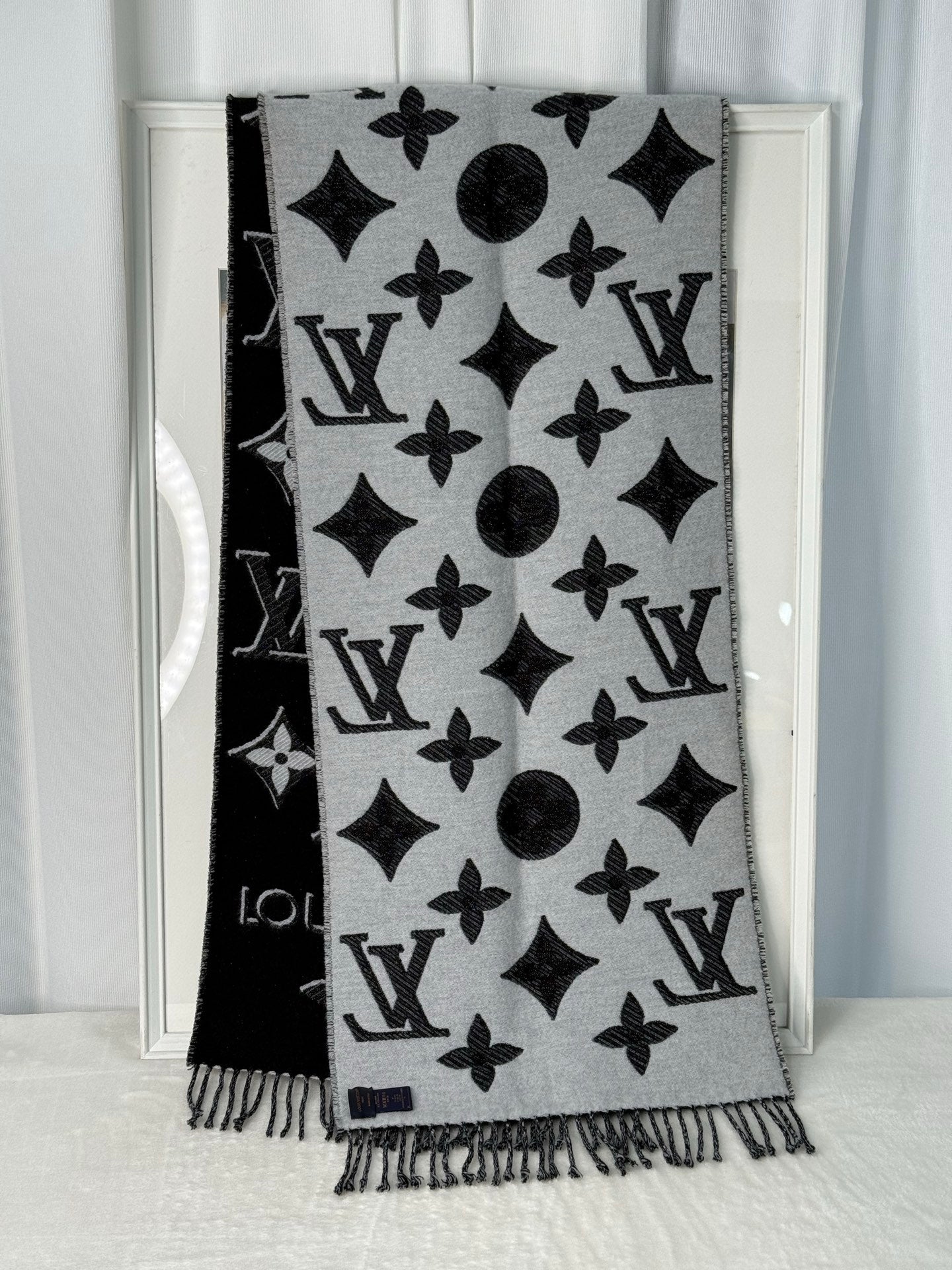 LOUIS VUITTON Monogram Scarf
