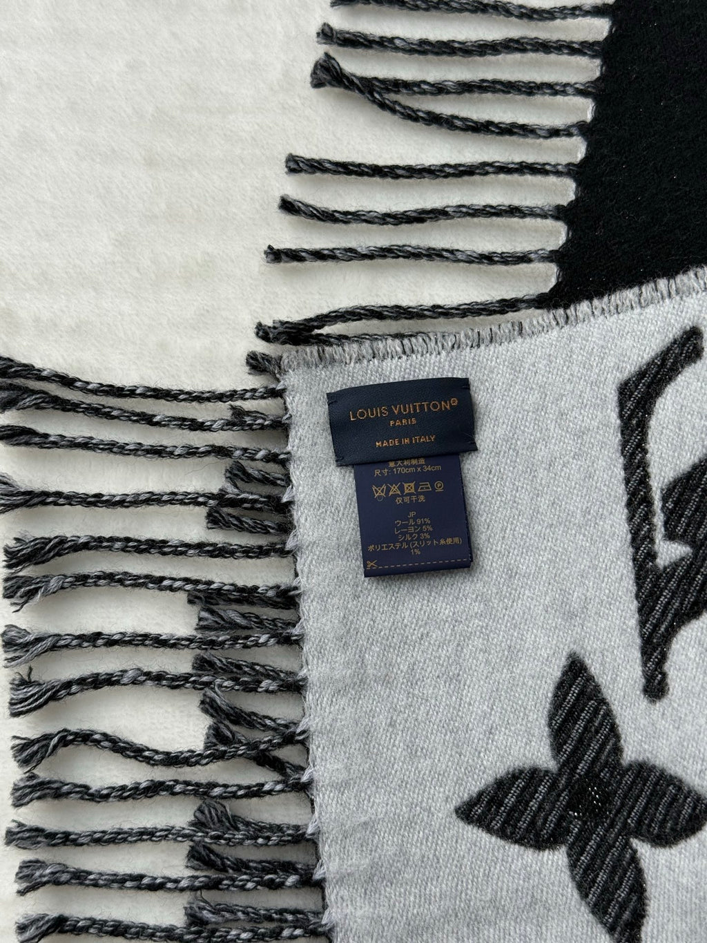 LOUIS VUITTON Monogram Scarf