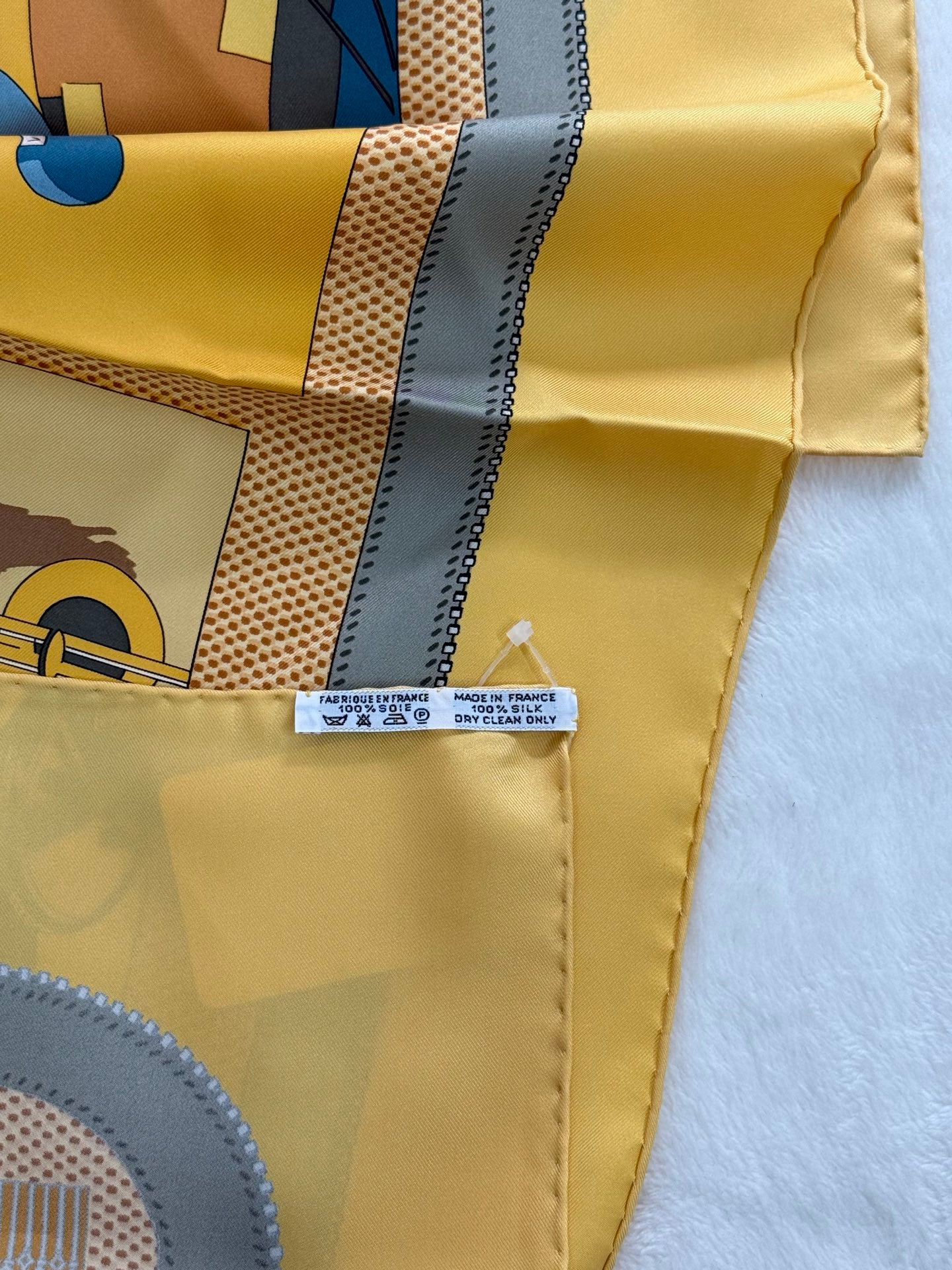 HERMES  Silk Scarf 90cm